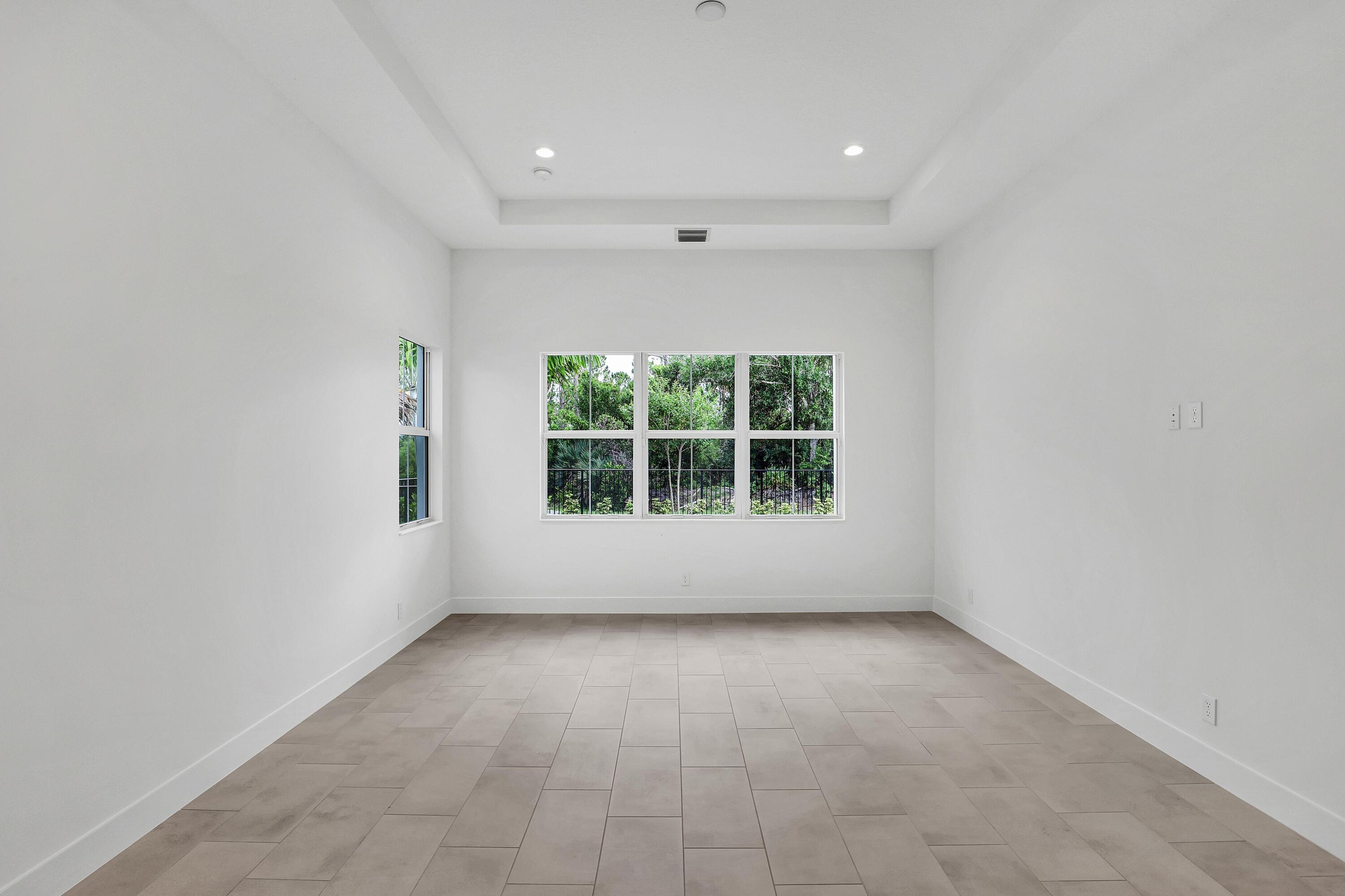 10082 Timber Creek Way