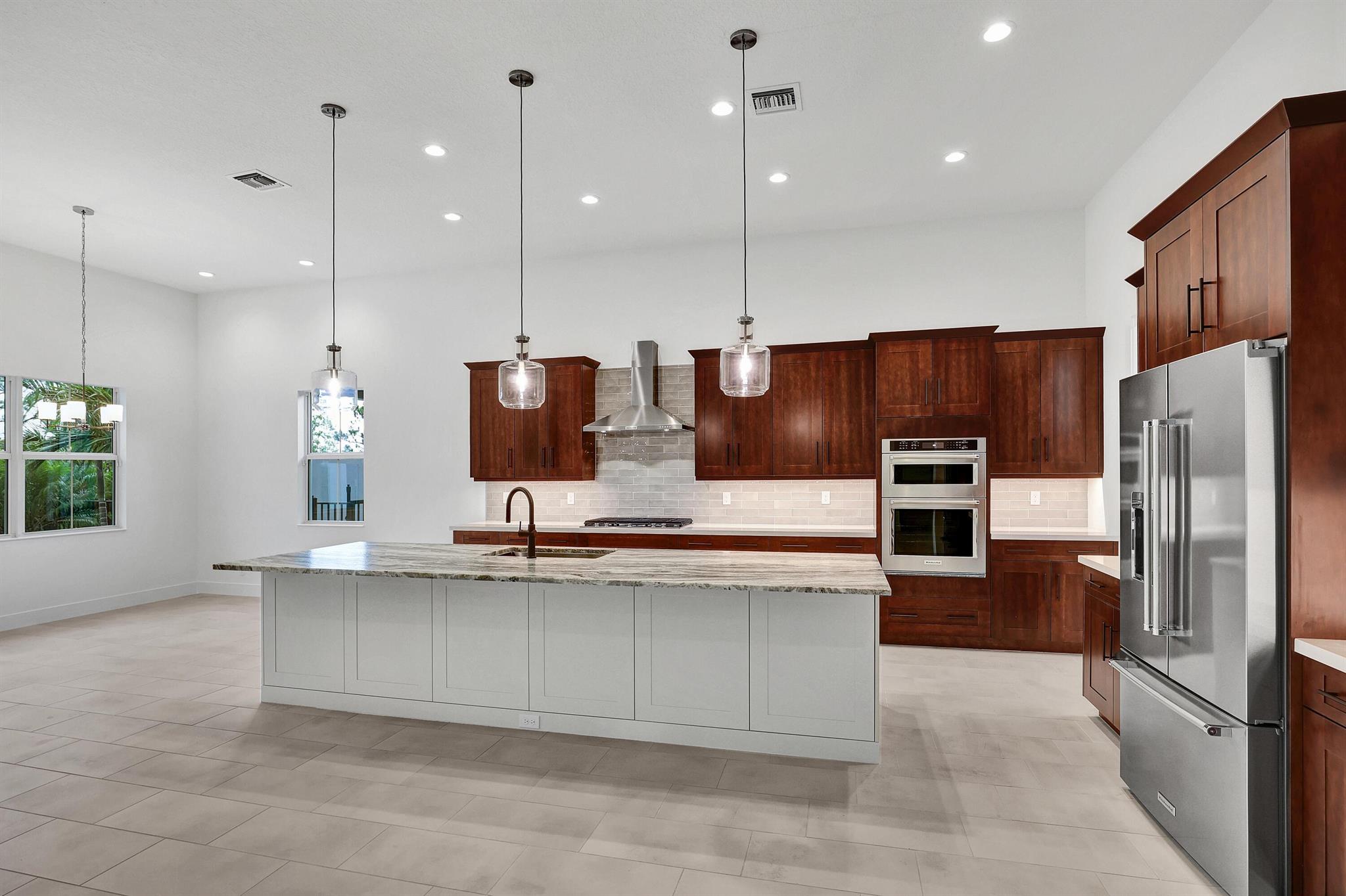 10082 Timber Creek Way