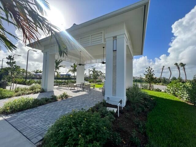 10082 Timber Creek Way