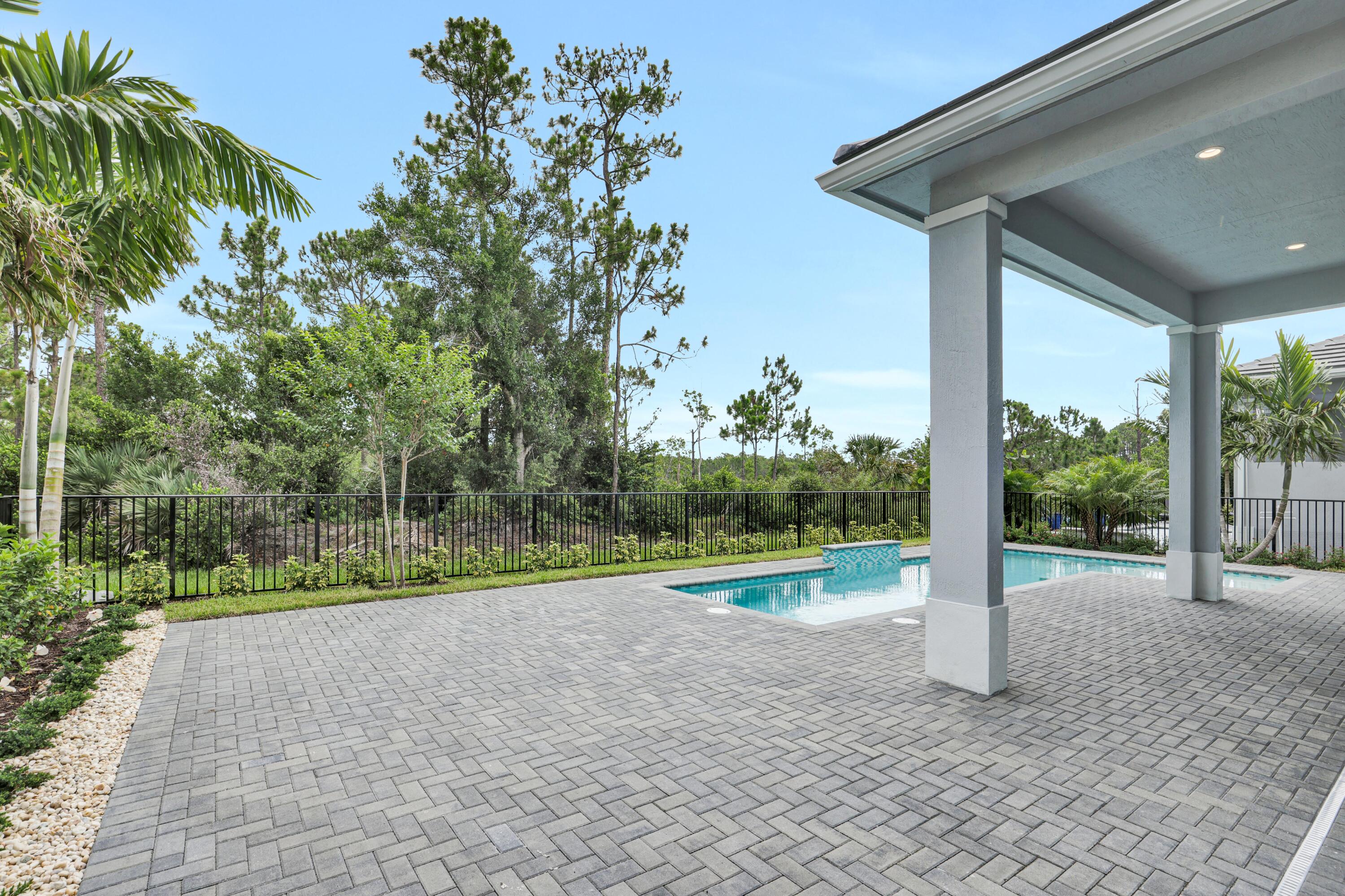 10082 Timber Creek Way