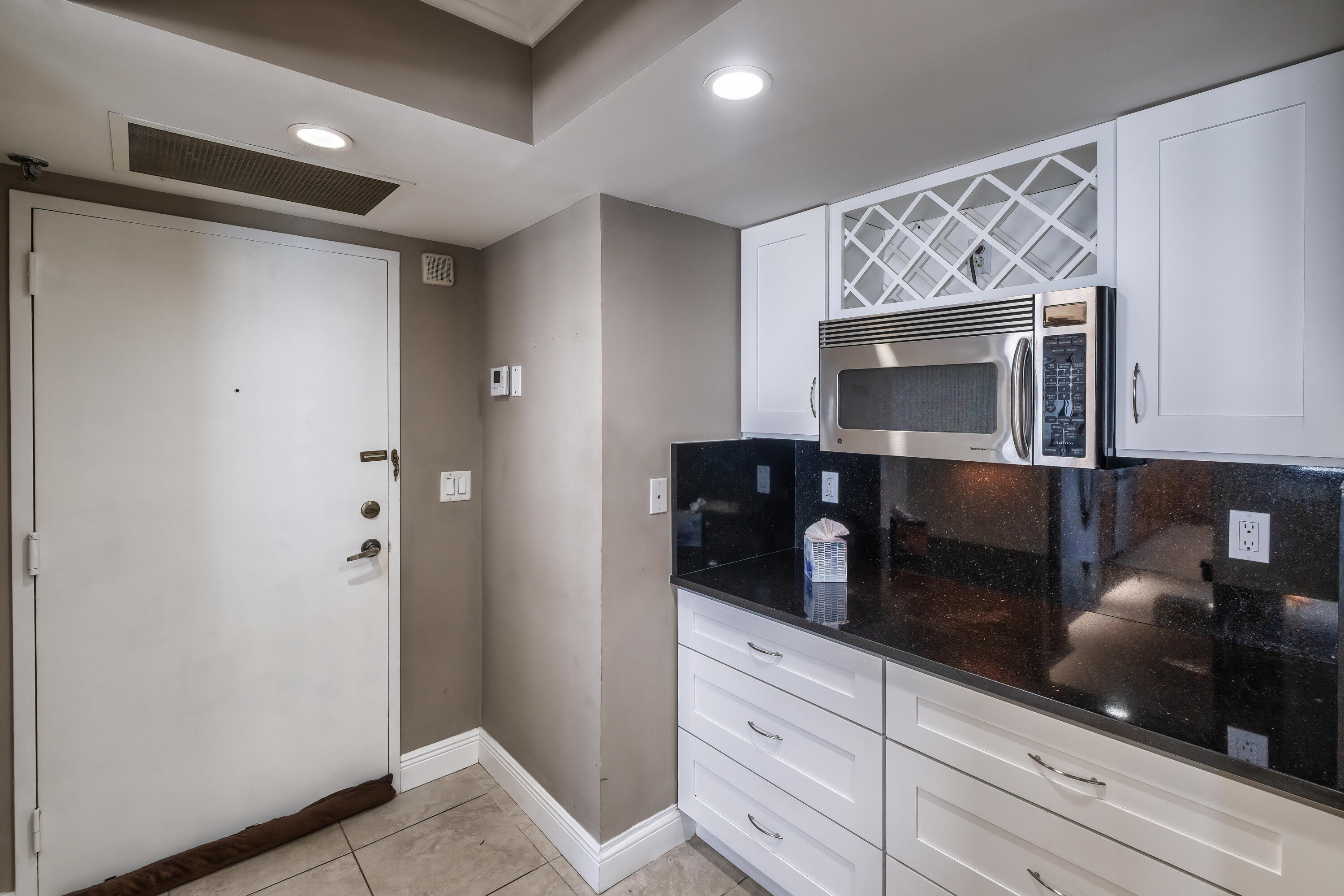 5440 N Ocean Drive 1206