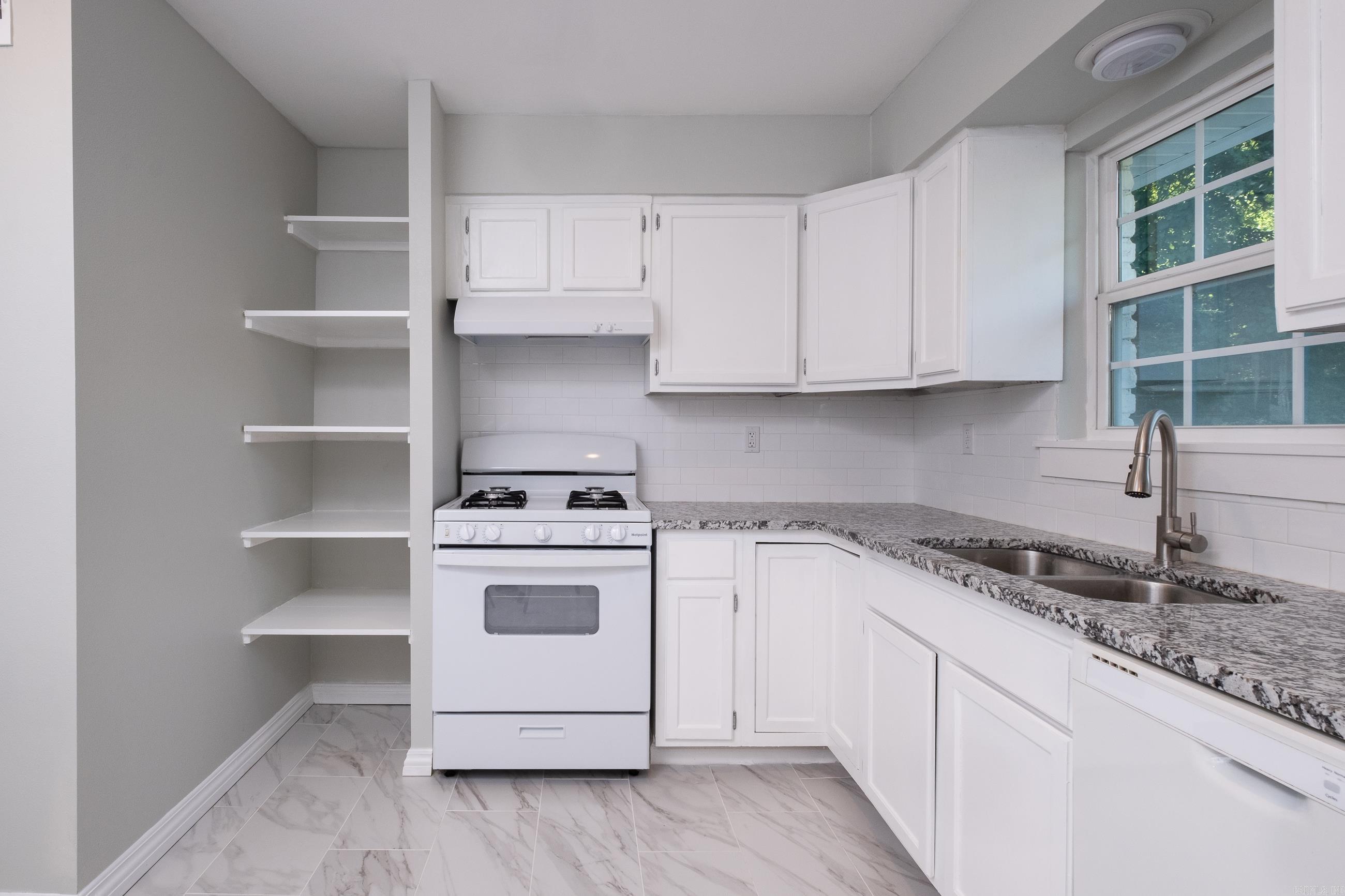 8915 Cloverhill Road