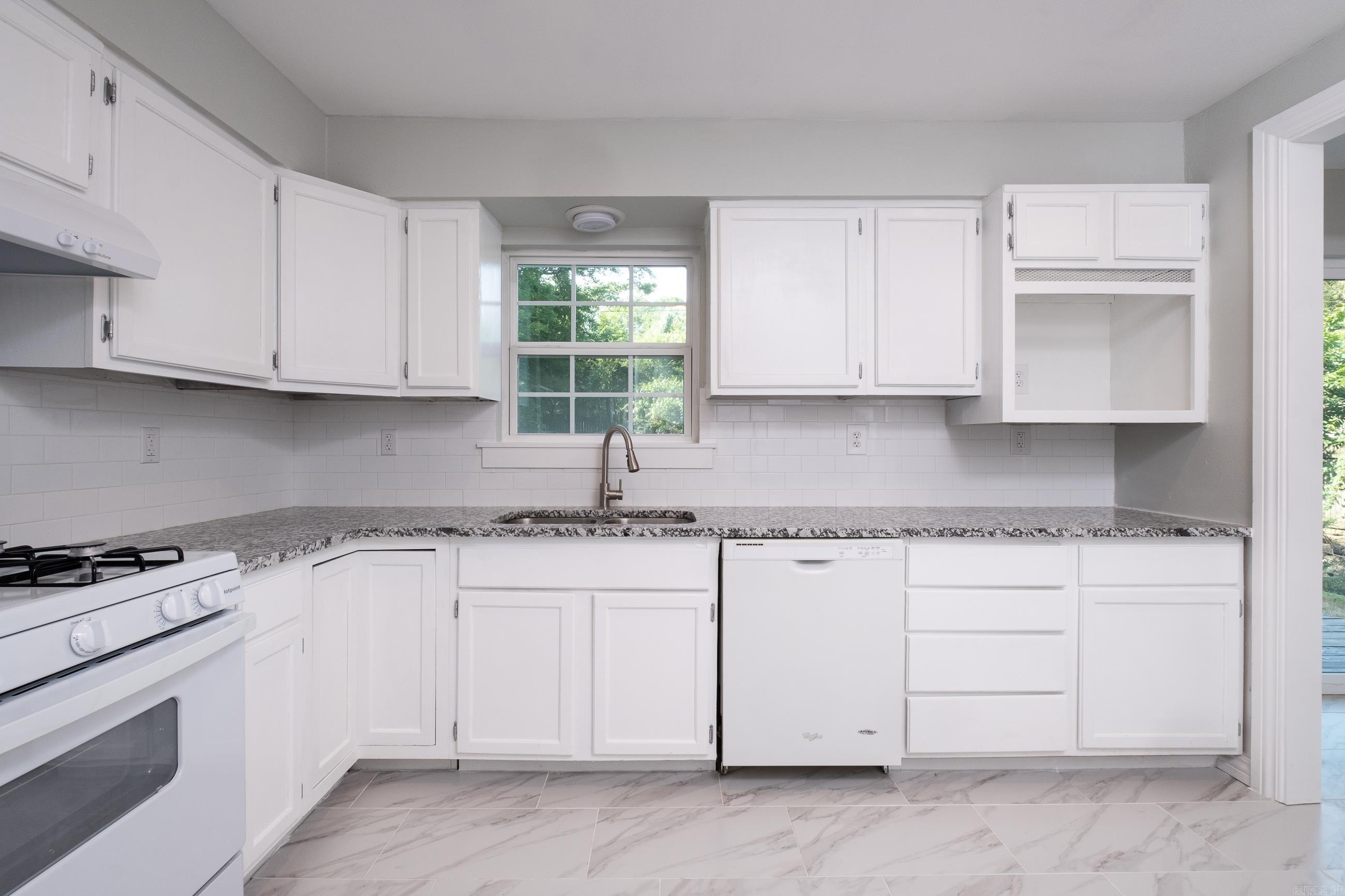 8915 Cloverhill Road