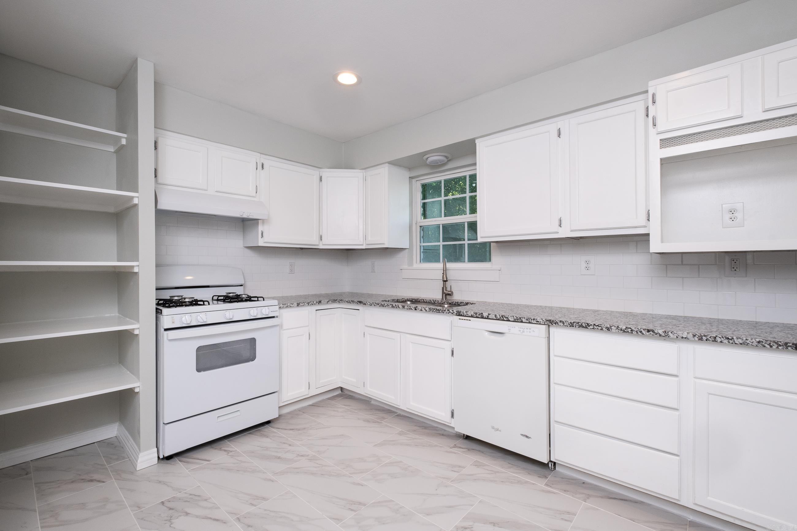 8915 Cloverhill Road