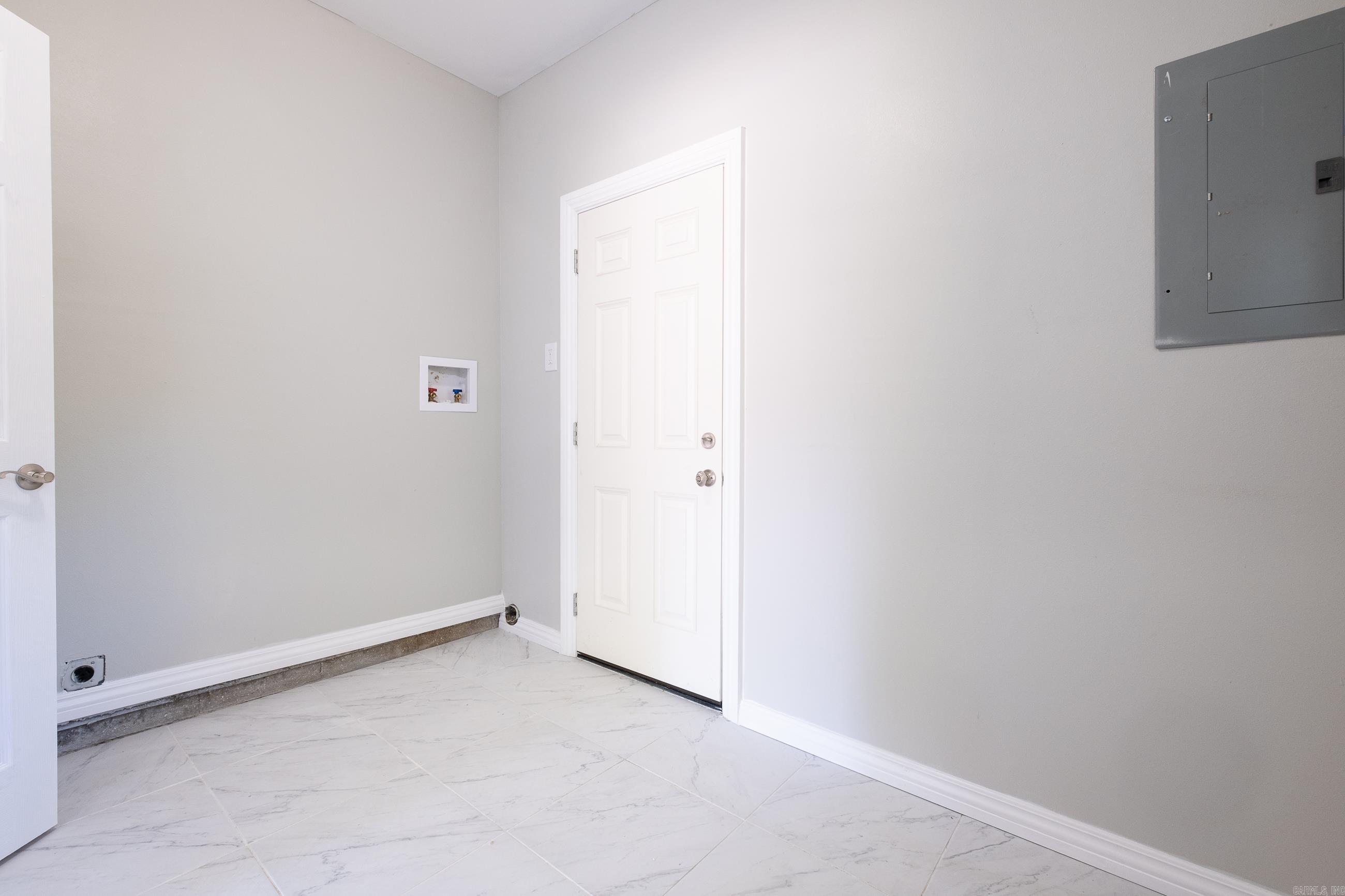 8915 Cloverhill Road