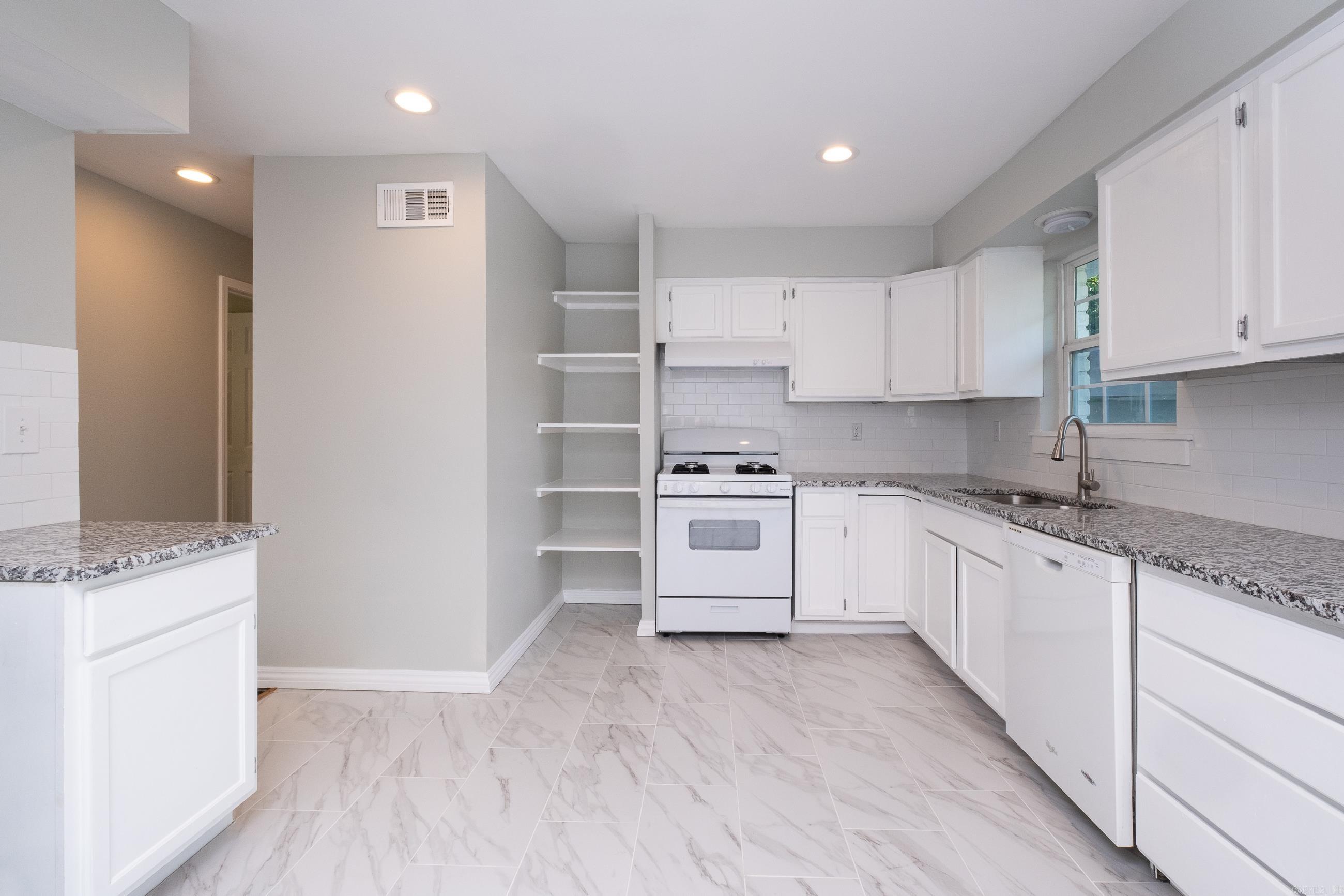 8915 Cloverhill Road