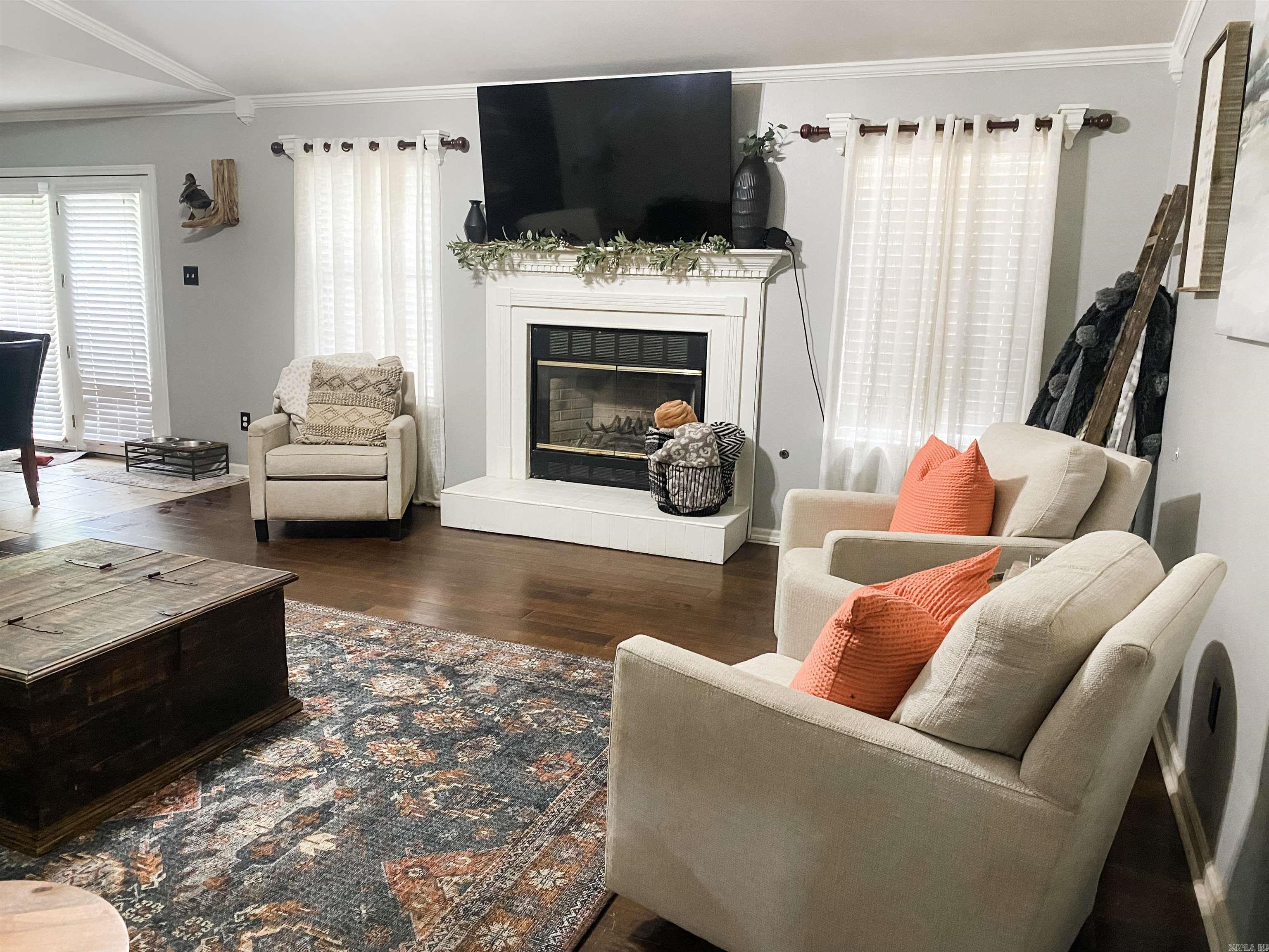 147 Rolling Oaks Drive