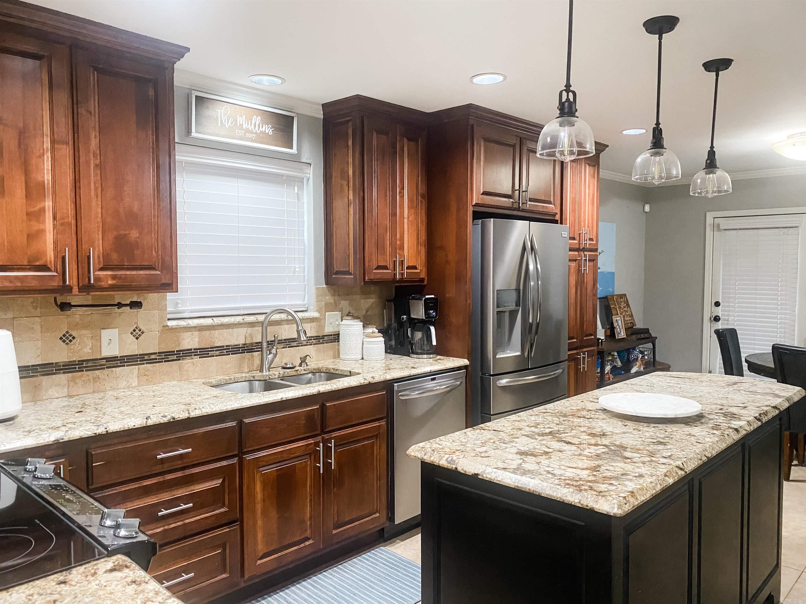 147 Rolling Oaks Drive