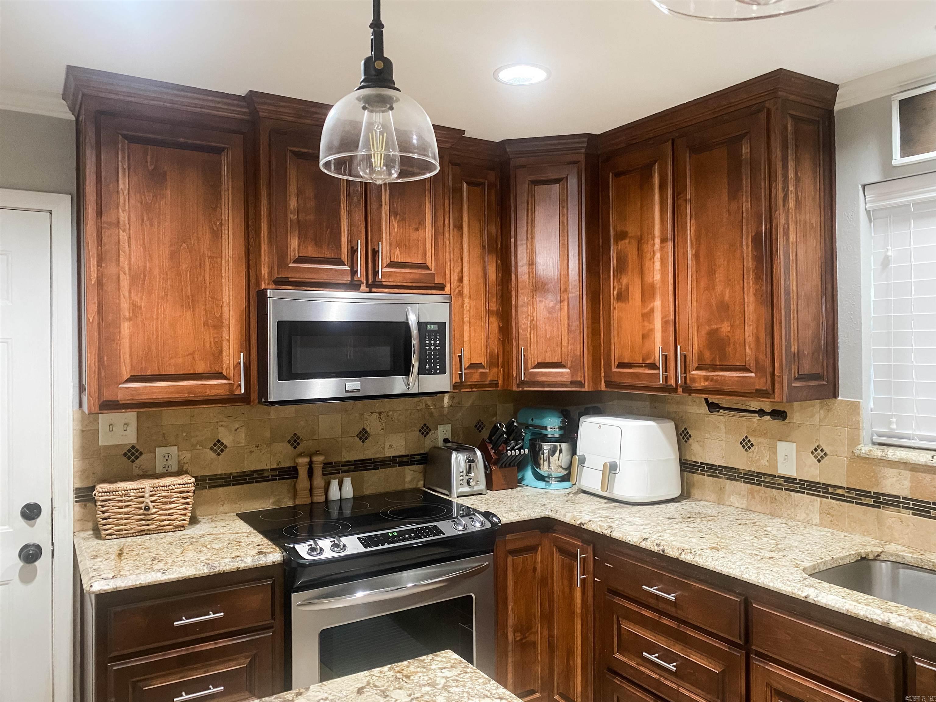 147 Rolling Oaks Drive