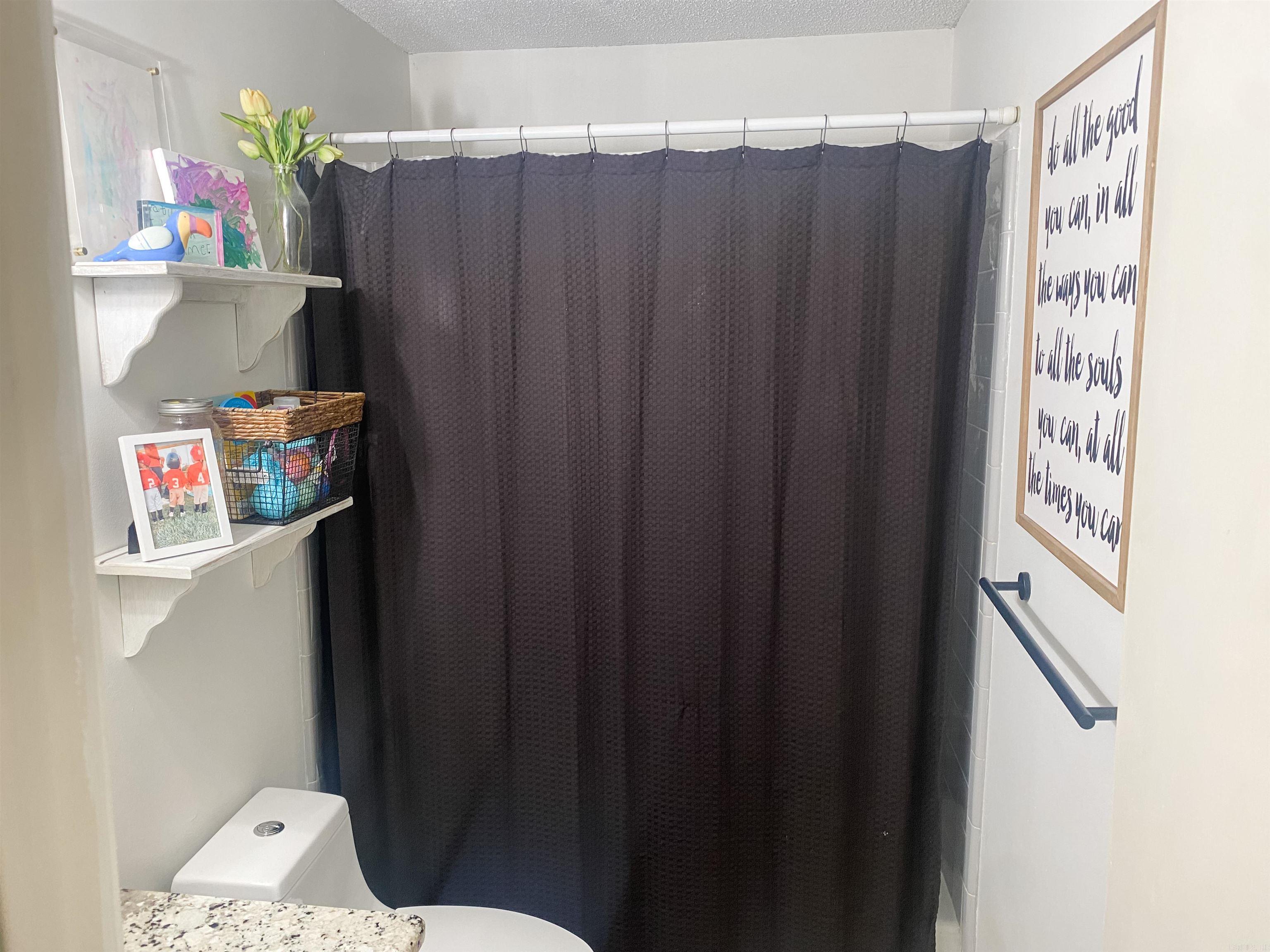 147 Rolling Oaks Drive