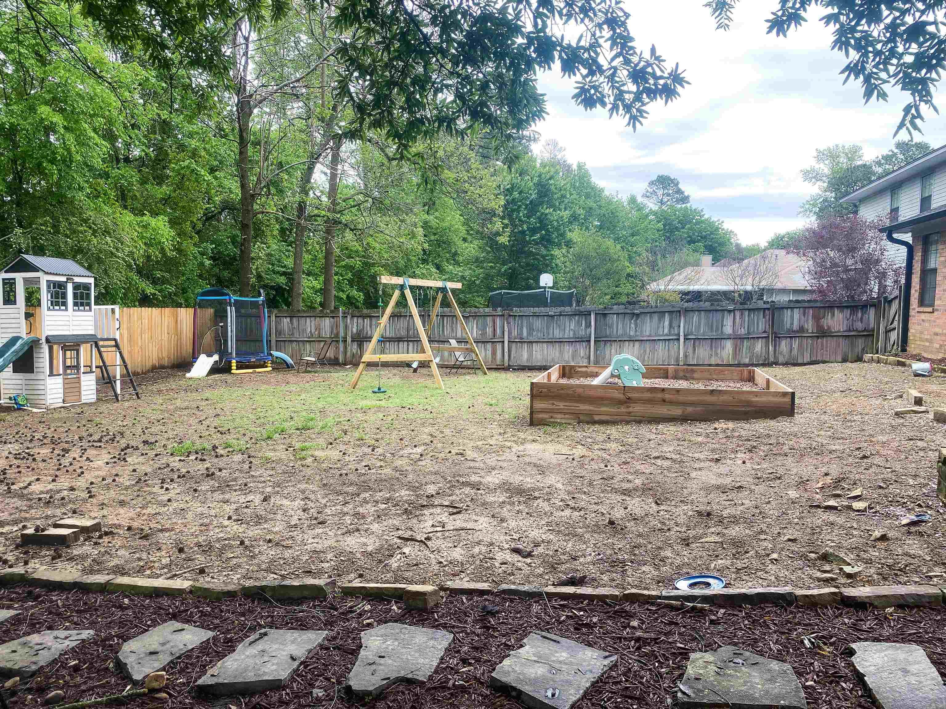 147 Rolling Oaks Drive