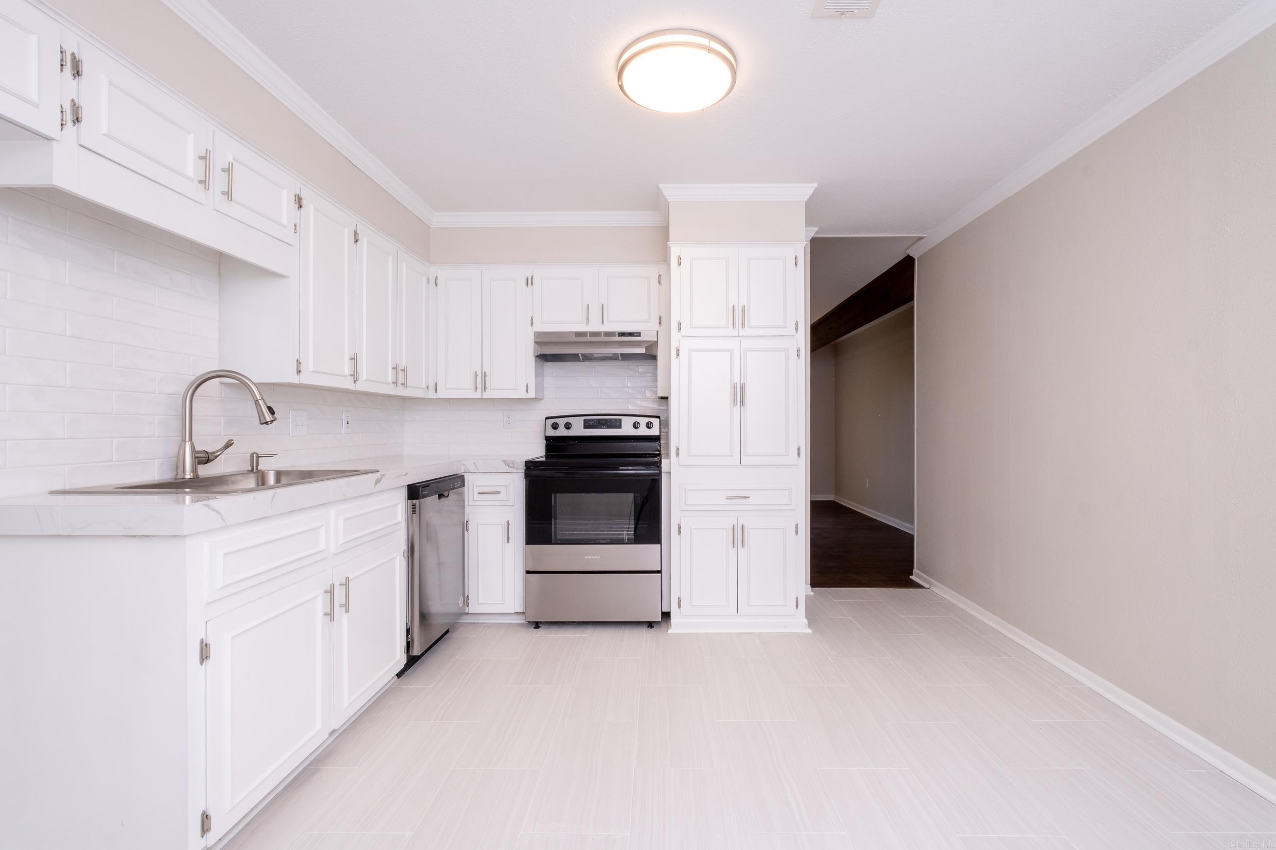 9509 Vanderbilt Drive