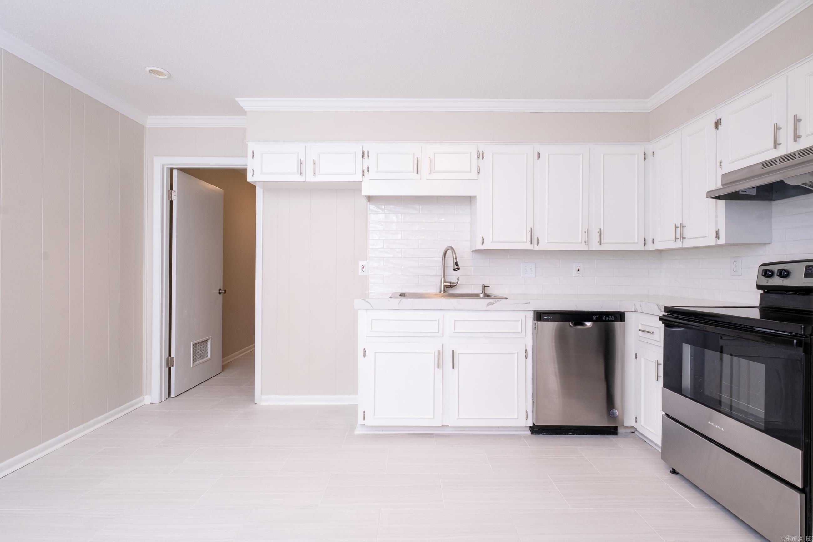 9509 Vanderbilt Drive