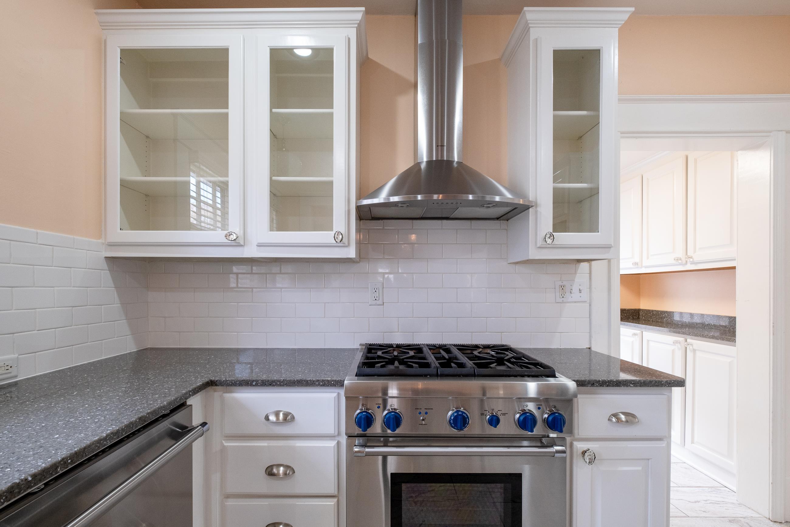 2017 N Garfield Street