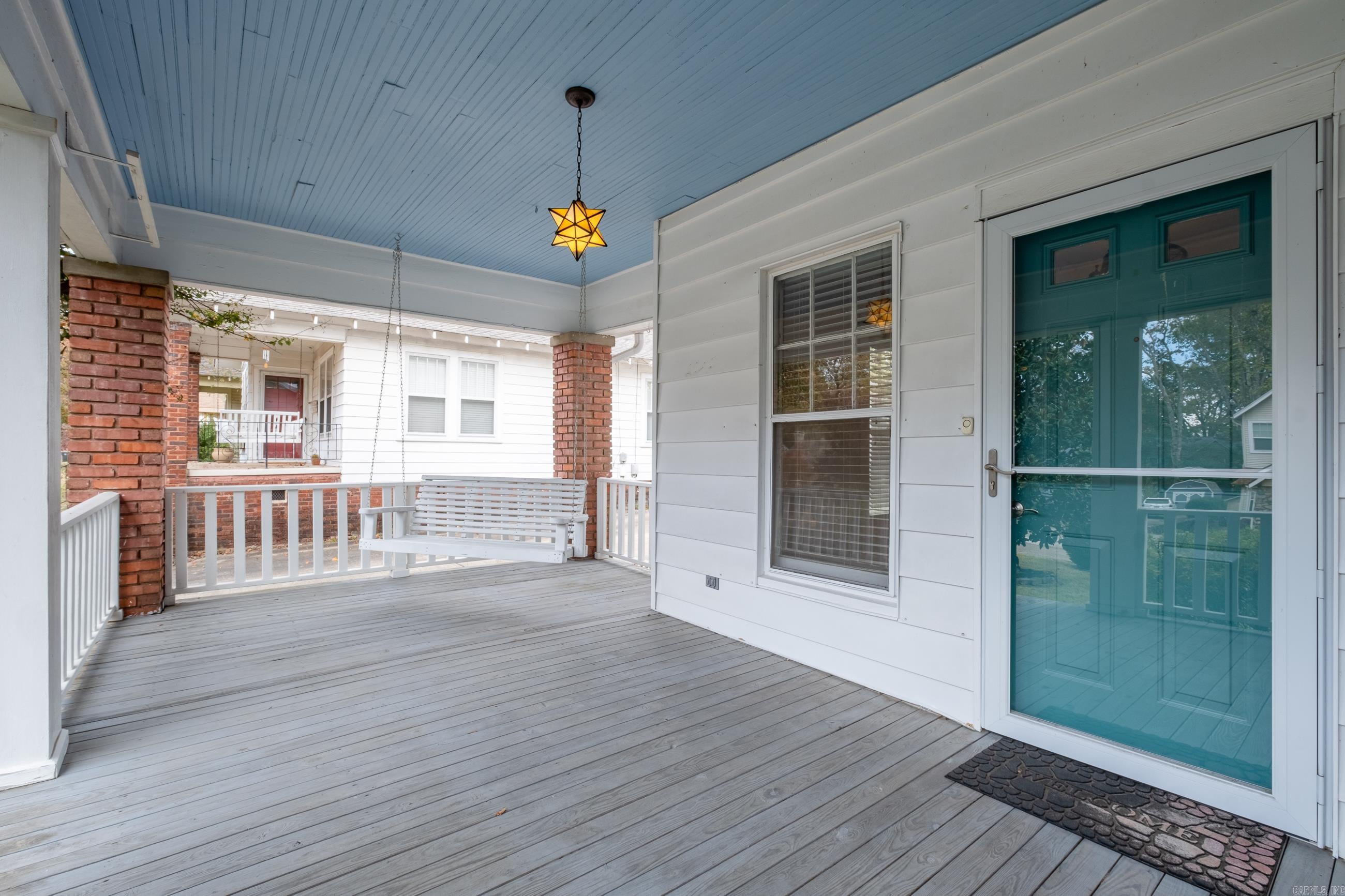 2017 N Garfield Street