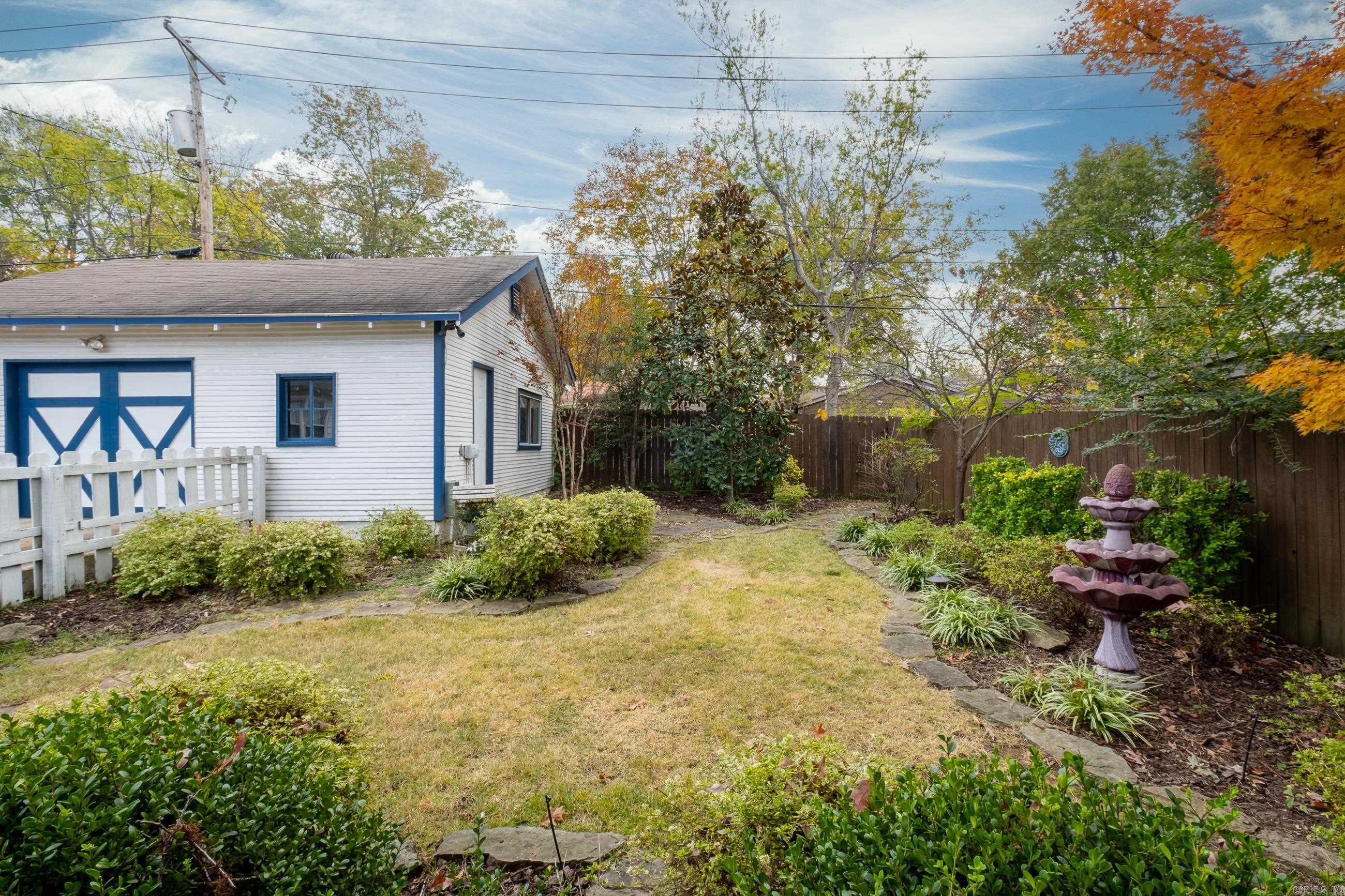 2017 N Garfield Street