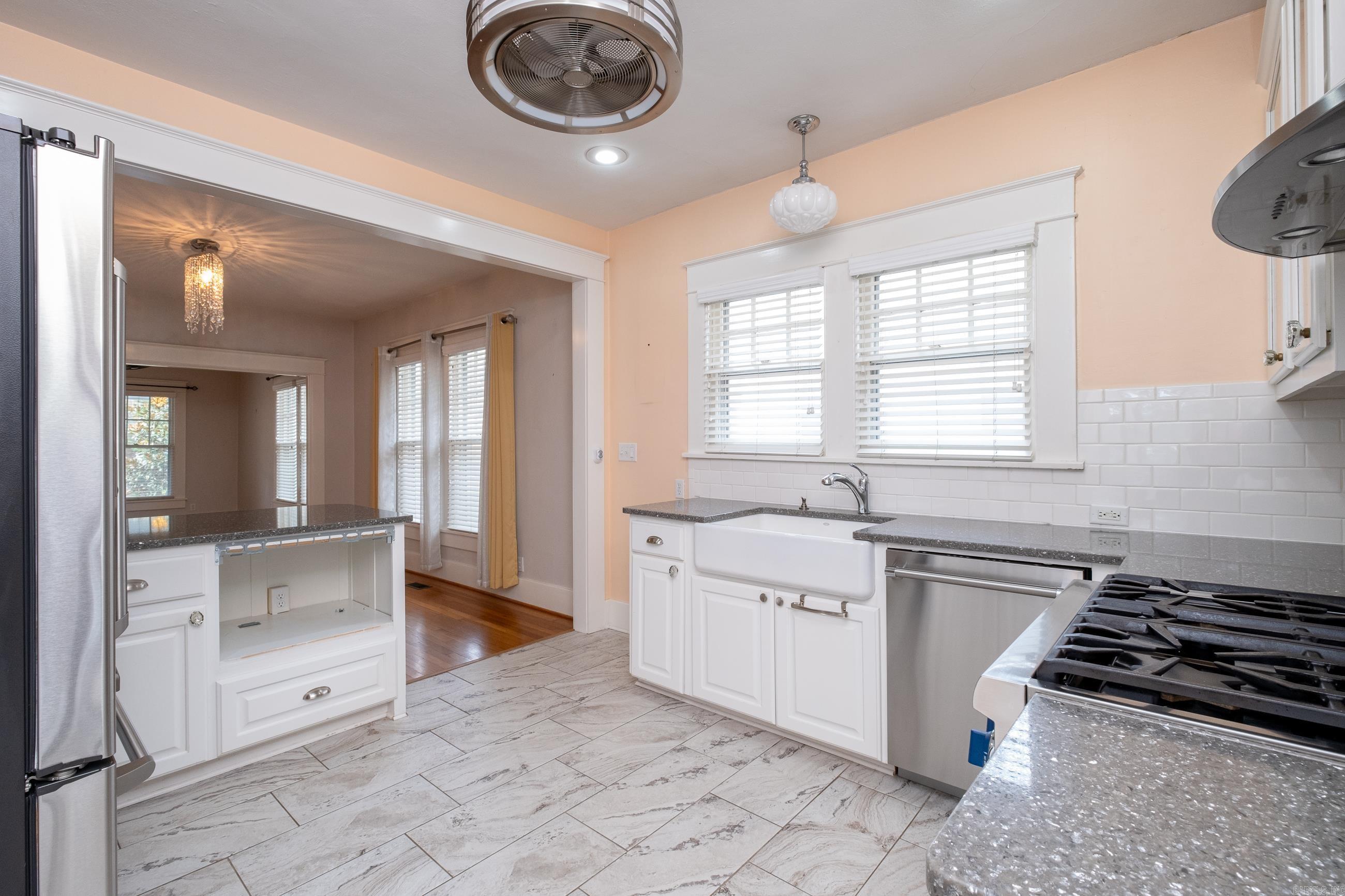 2017 N Garfield Street