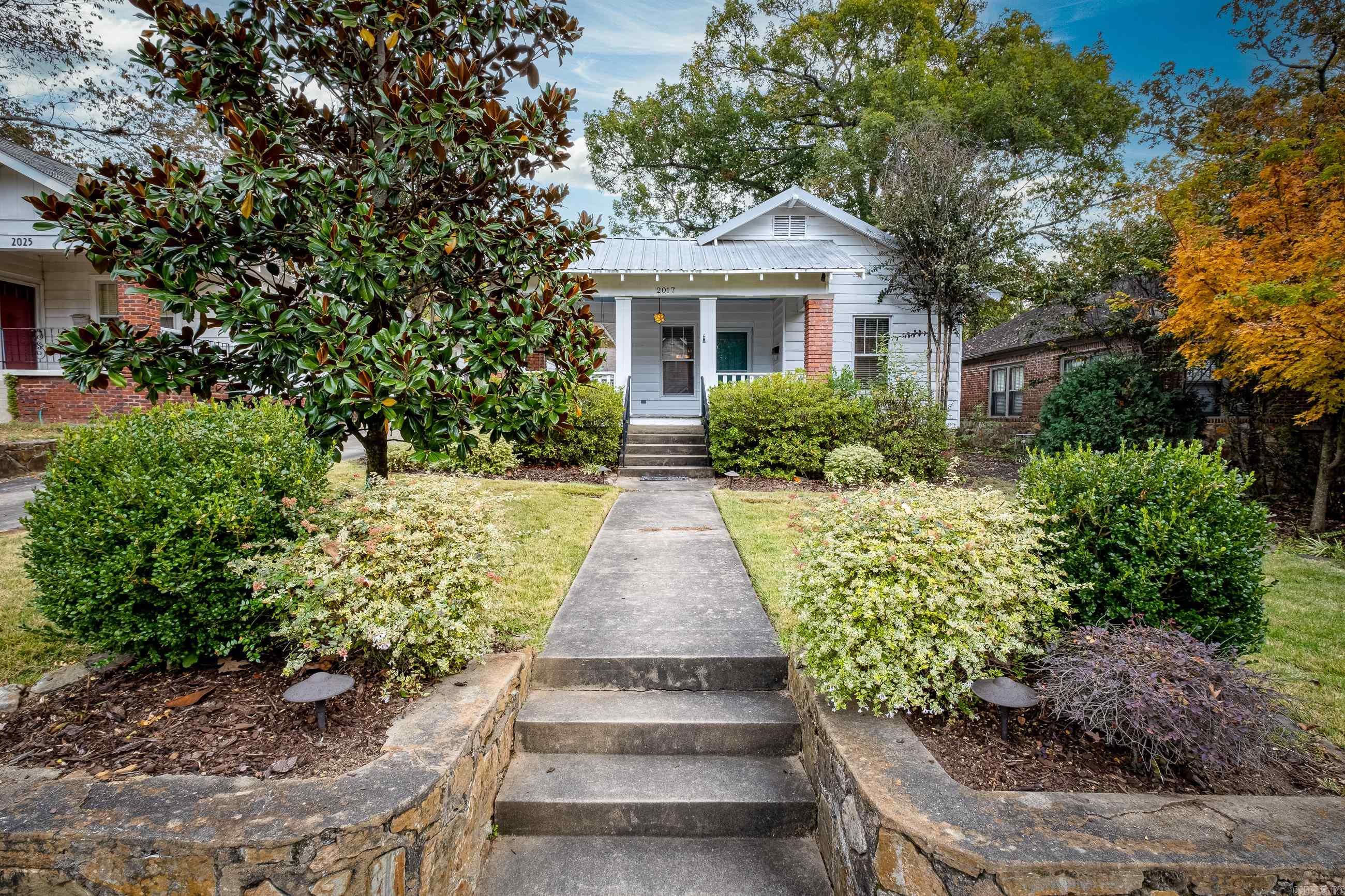 2017 N Garfield Street