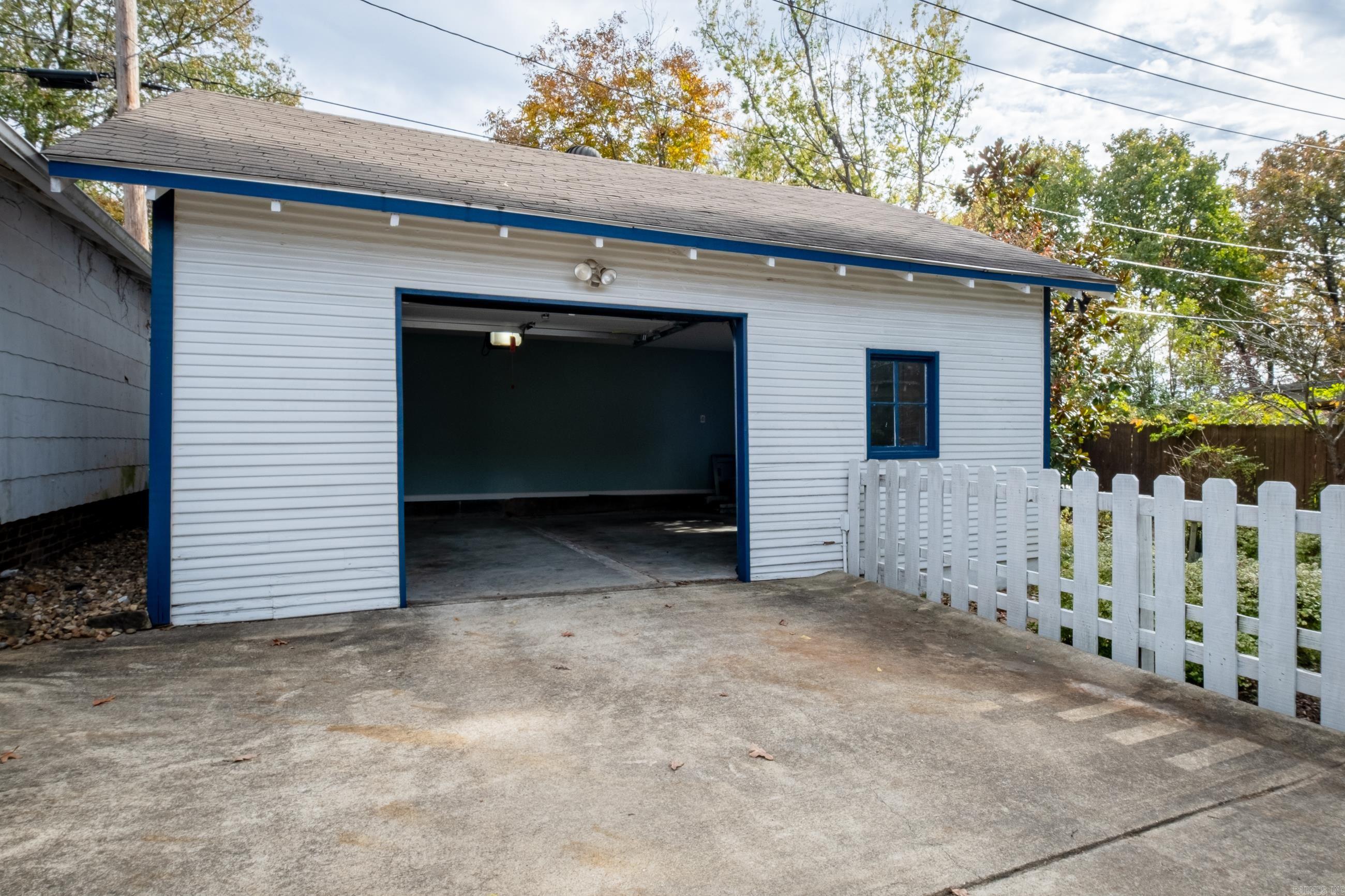 2017 N Garfield Street