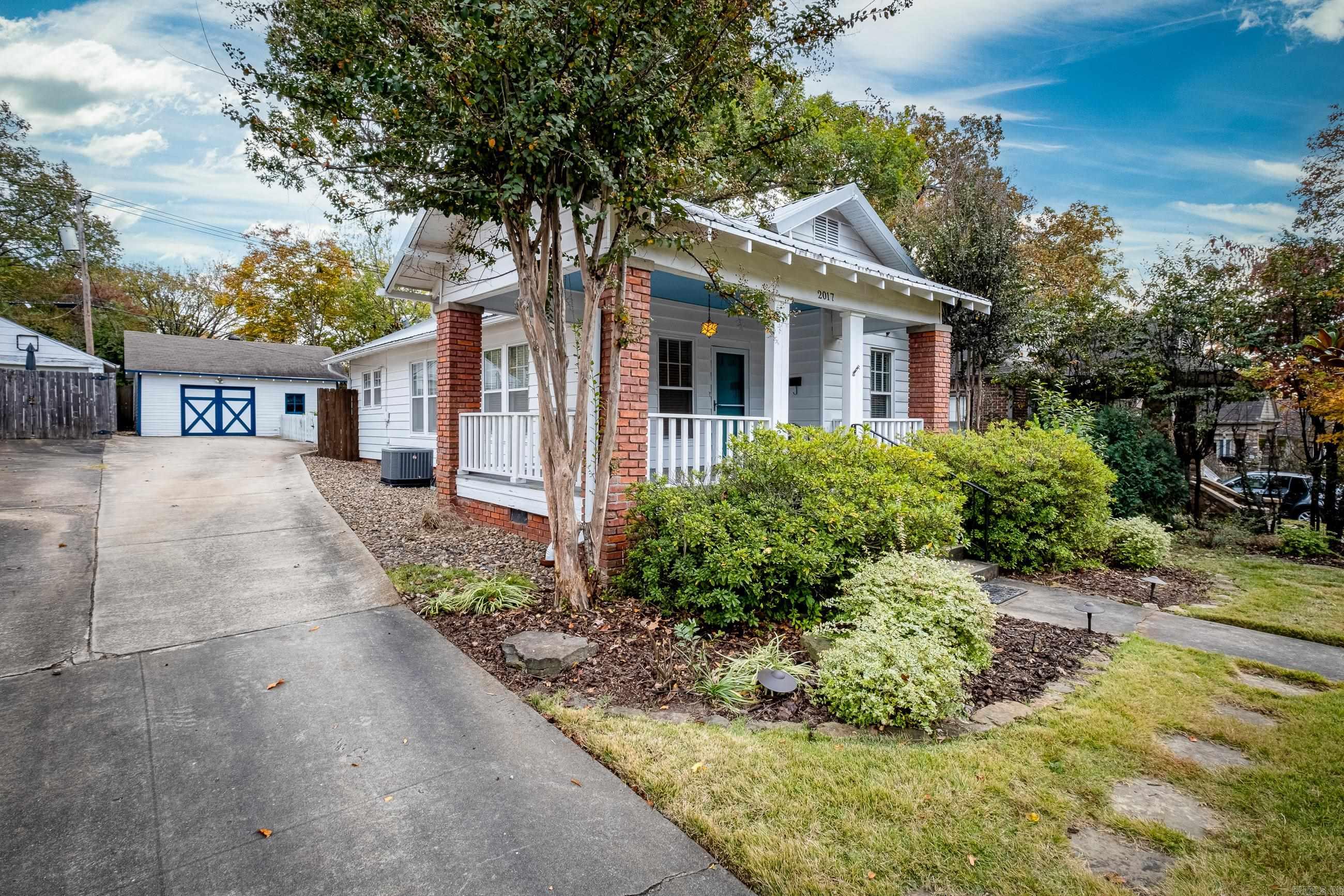 2017 N Garfield Street