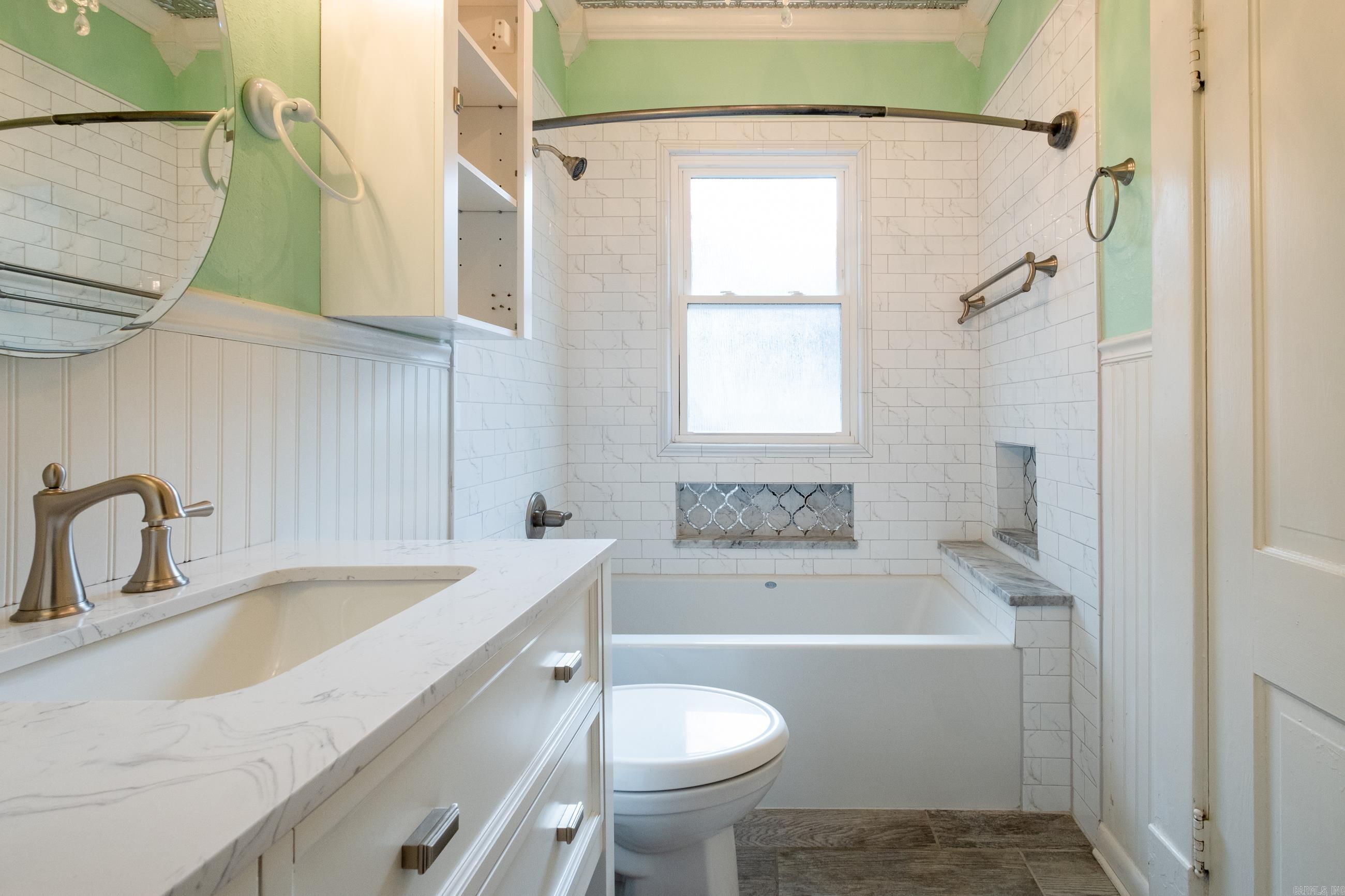 2017 N Garfield Street