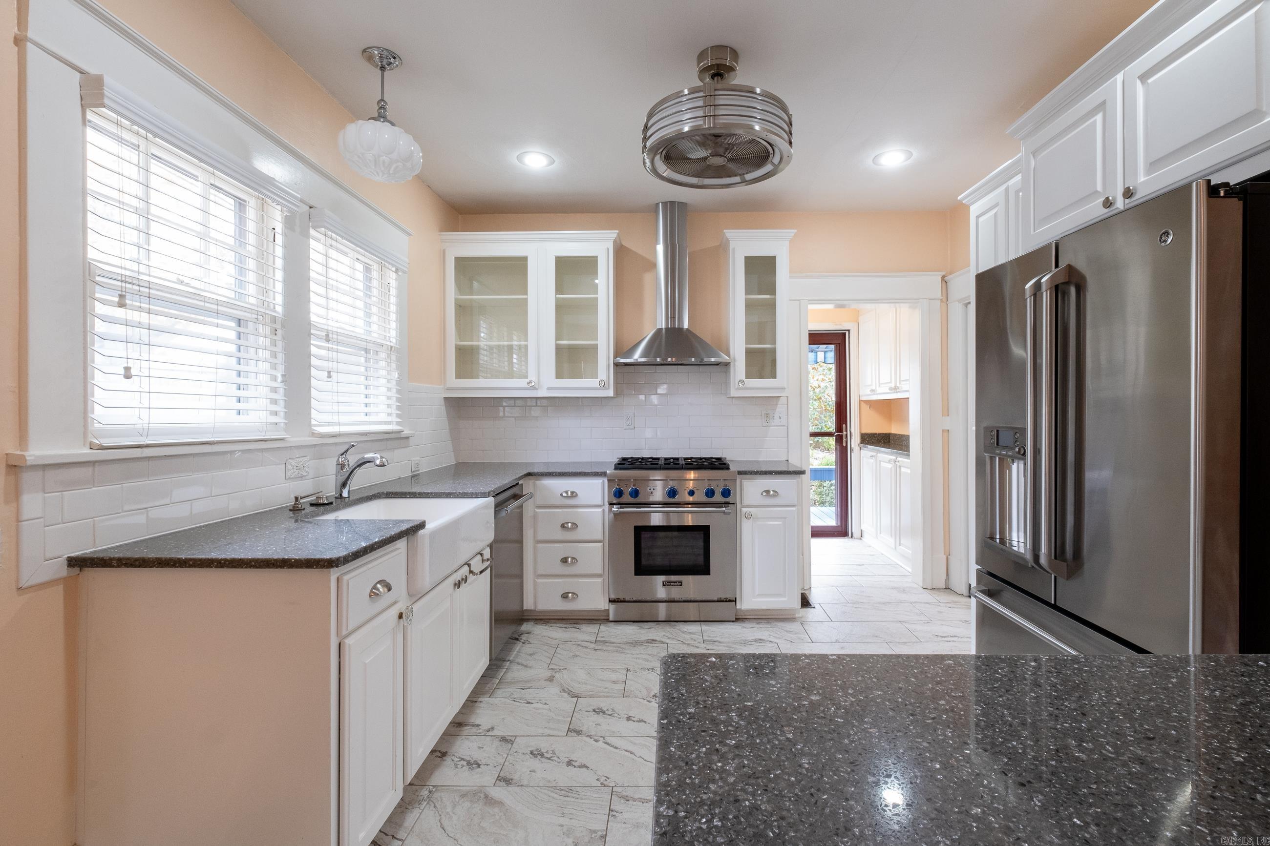 2017 N Garfield Street