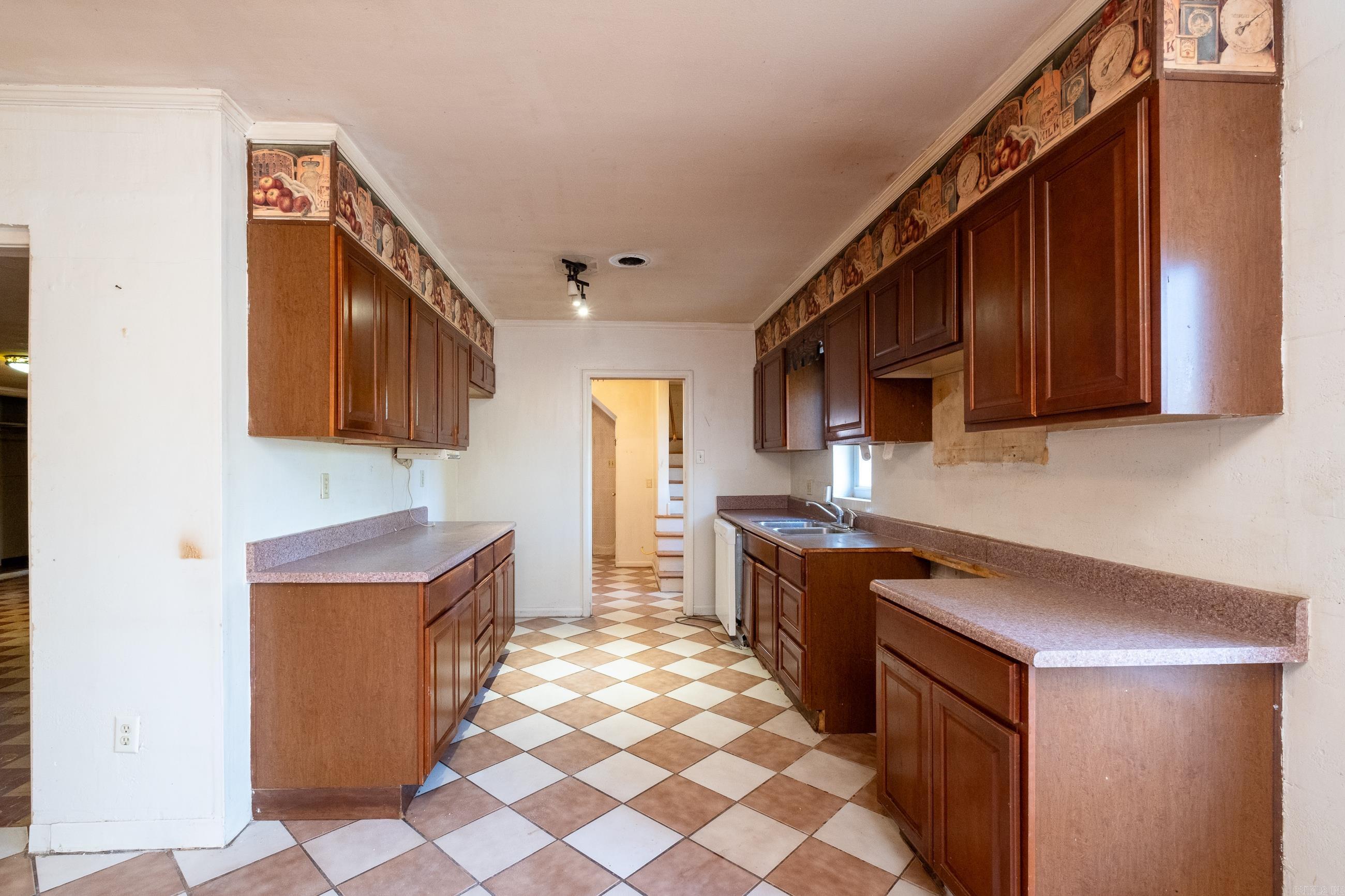 1607 Grove Hill Road