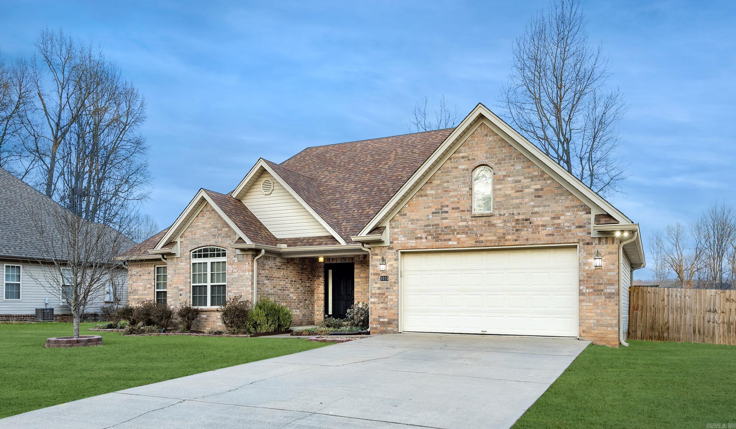 1010 Golden Hills Drive