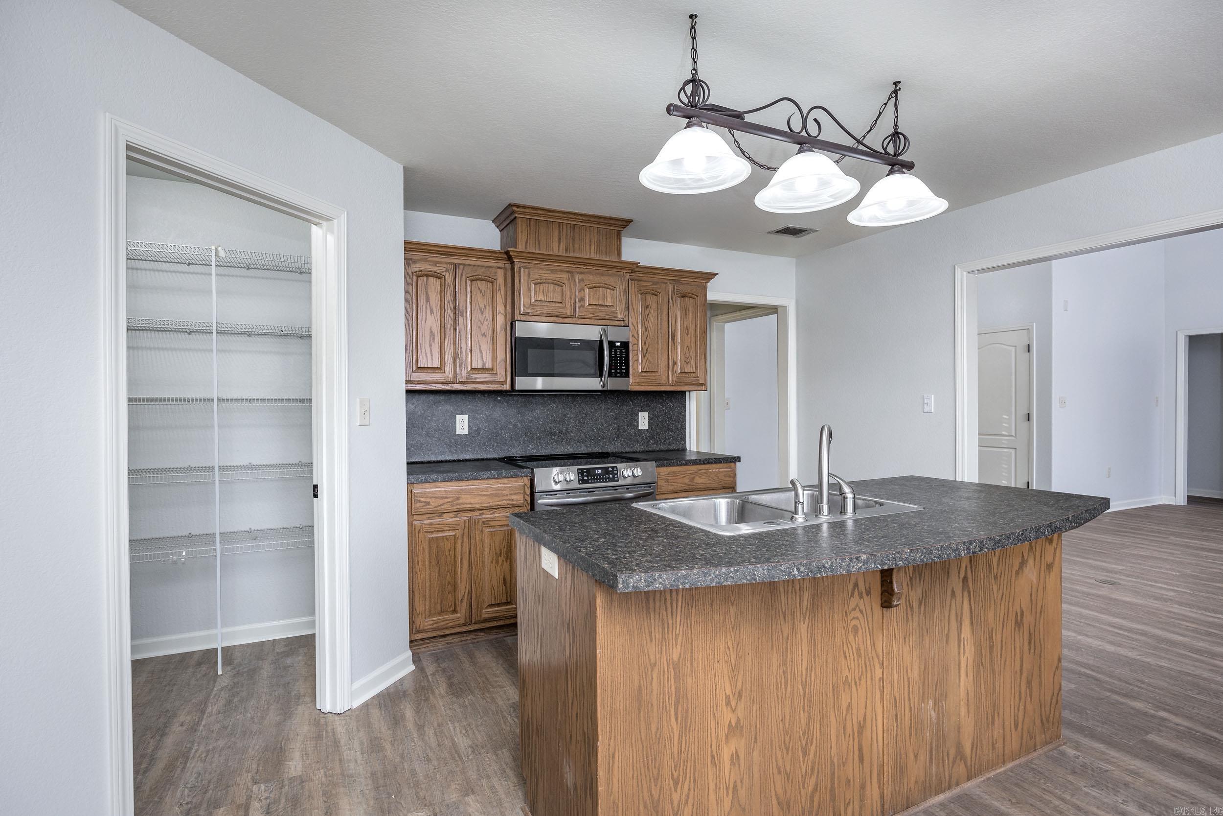 1010 Golden Hills Drive