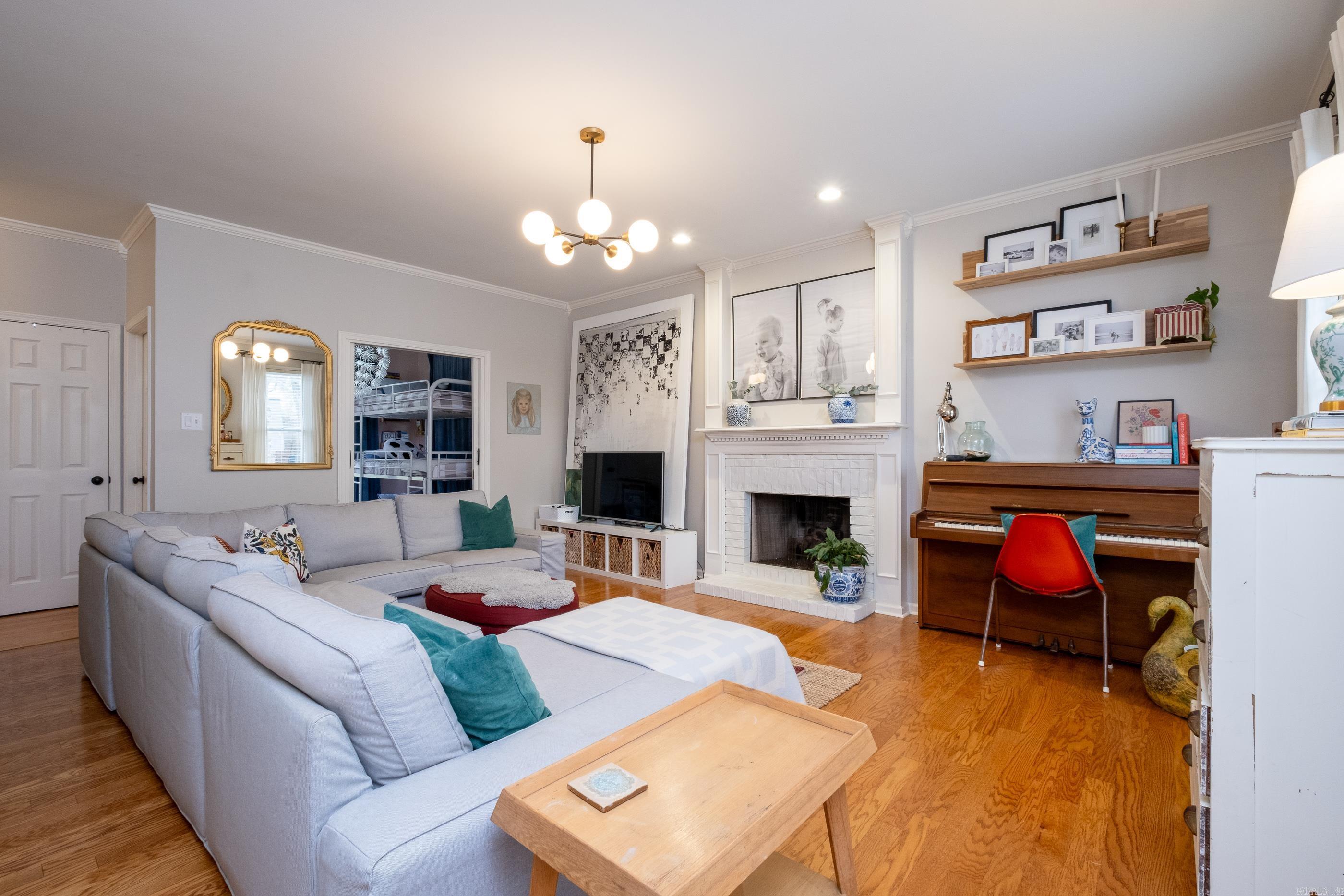 83 Saint Thomas Court