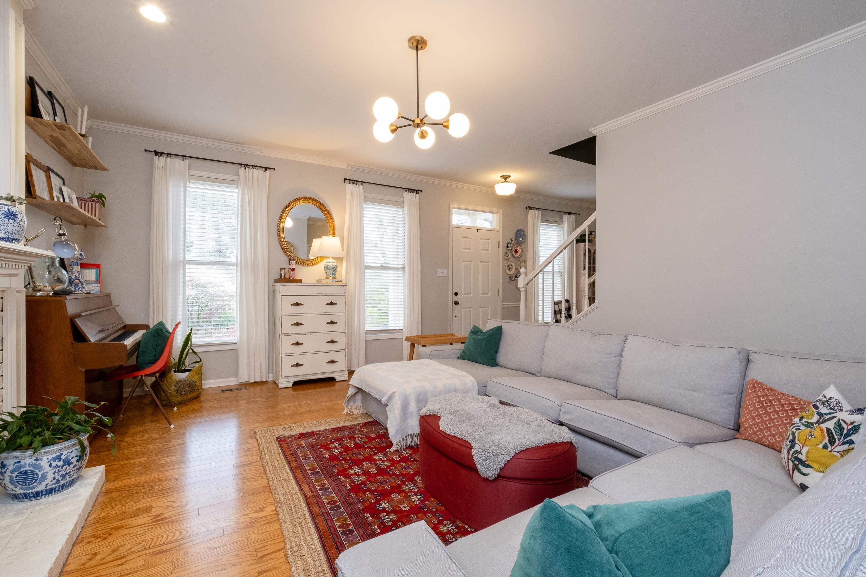 83 Saint Thomas Court