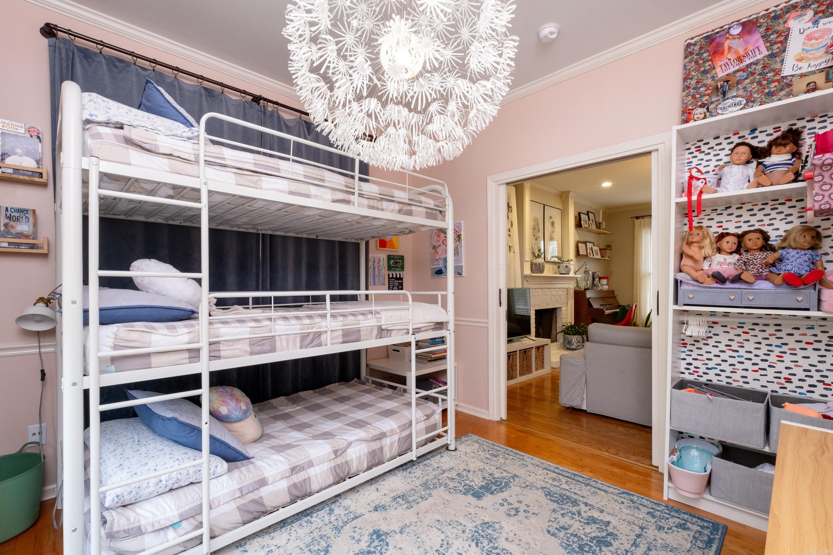 83 Saint Thomas Court