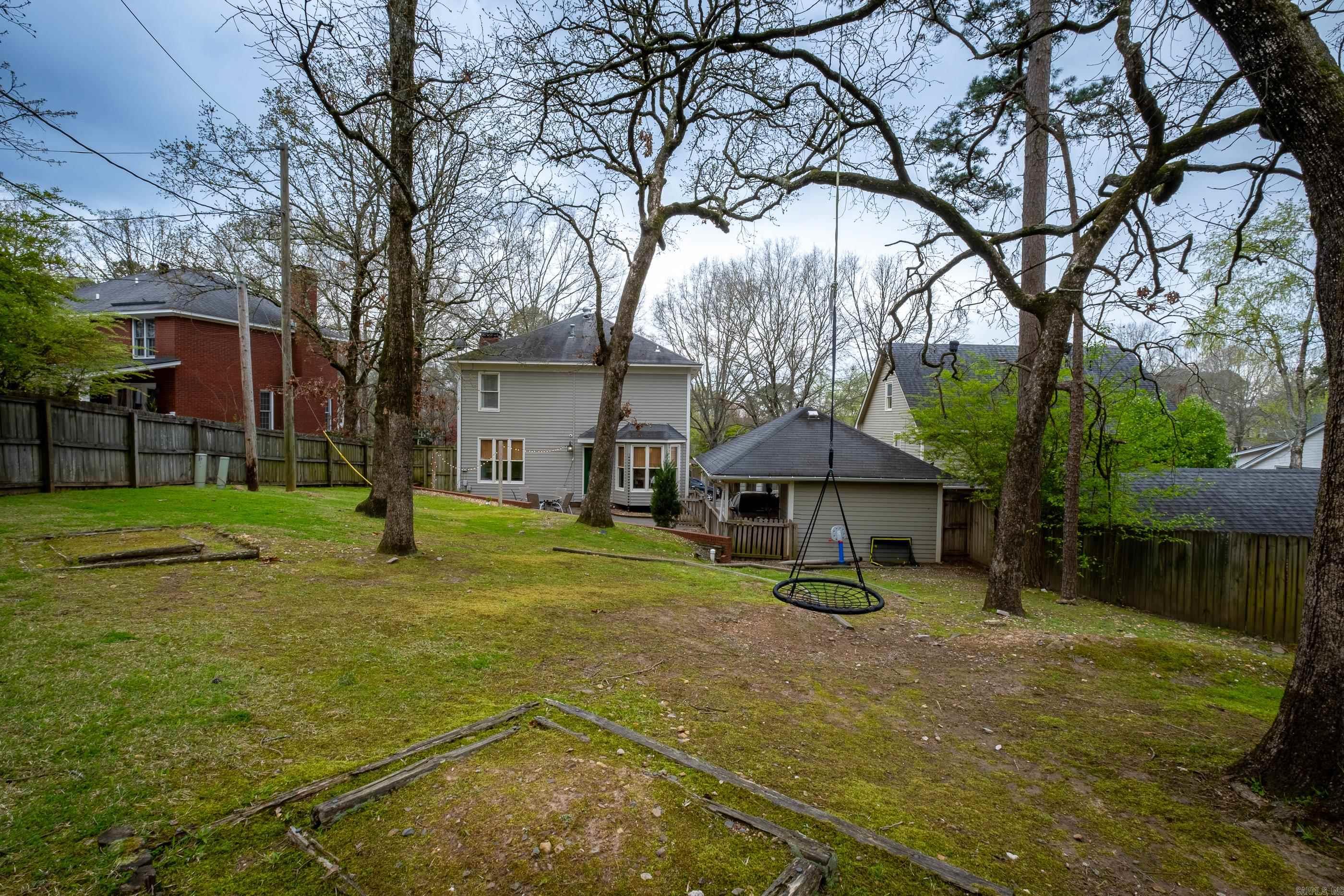 83 Saint Thomas Court