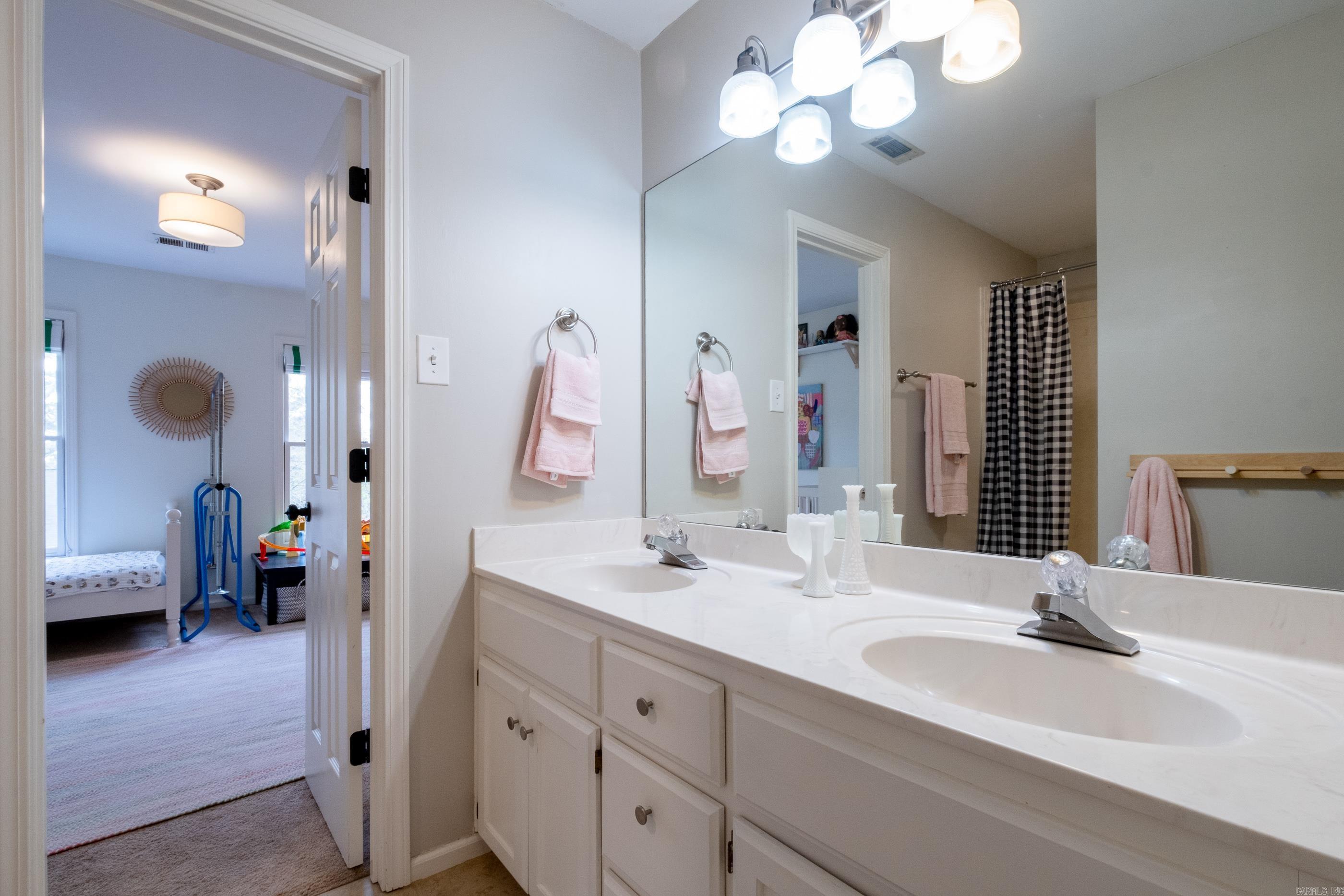 83 Saint Thomas Court