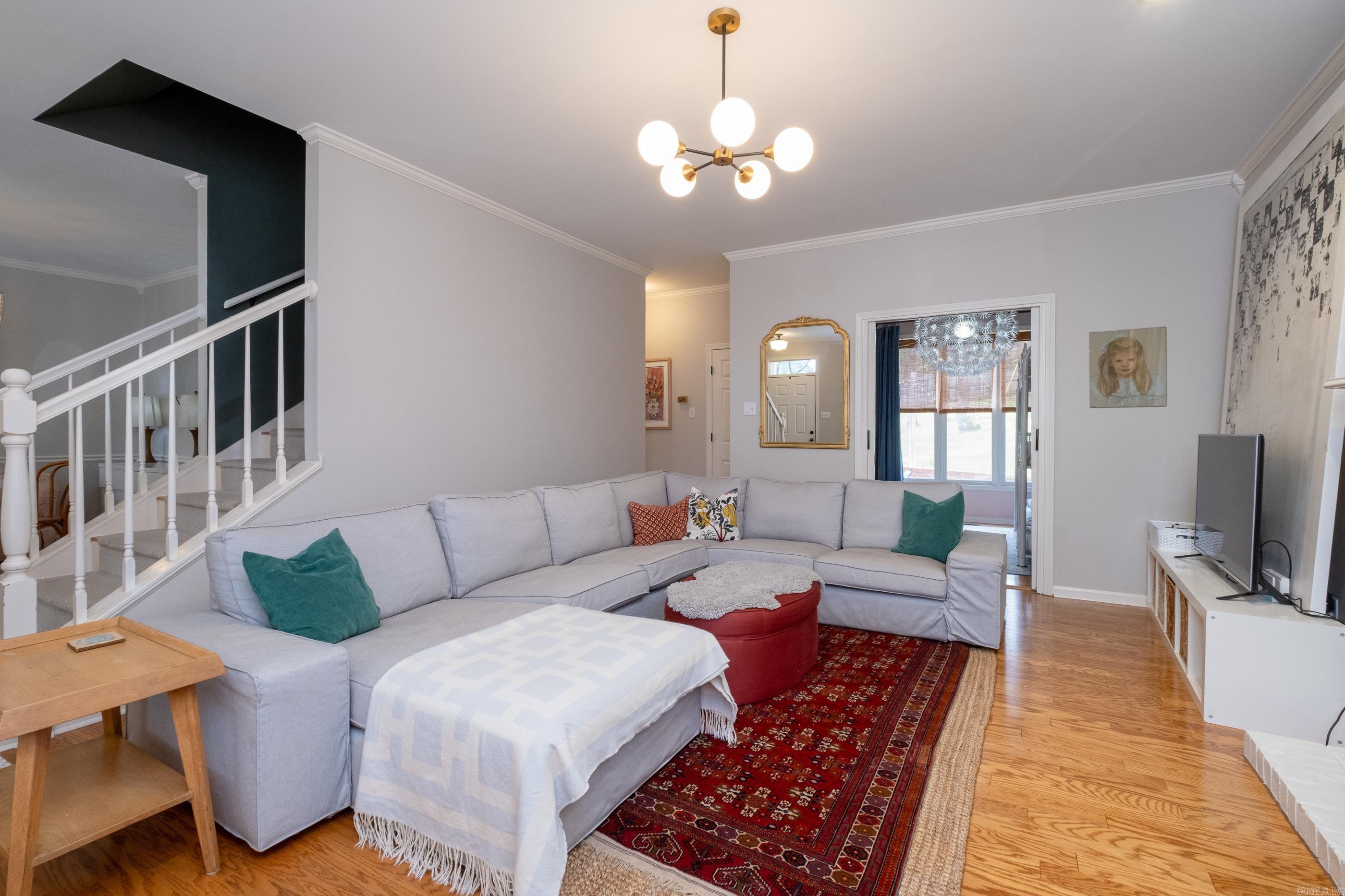 83 Saint Thomas Court