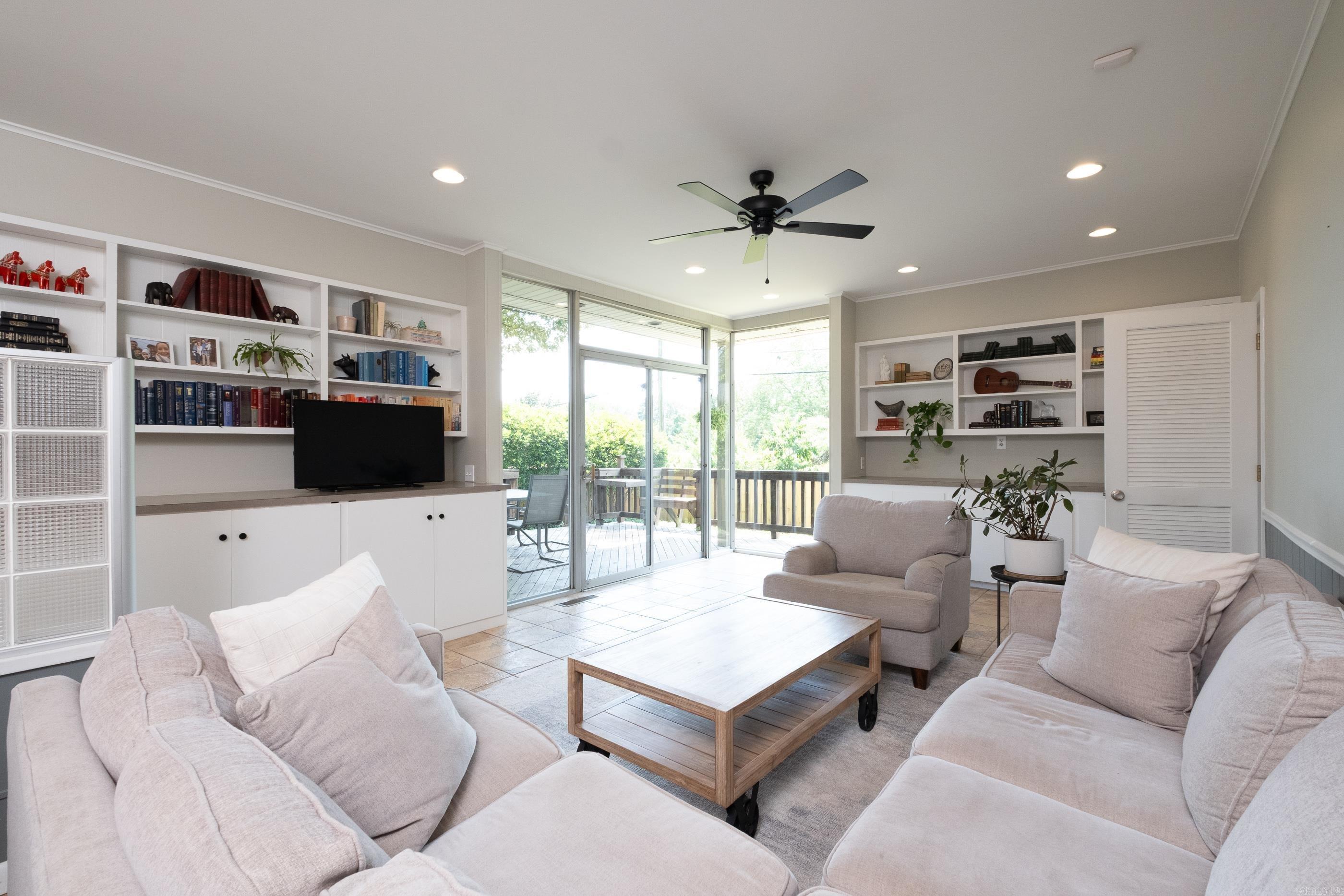 4509 Crestline Drive