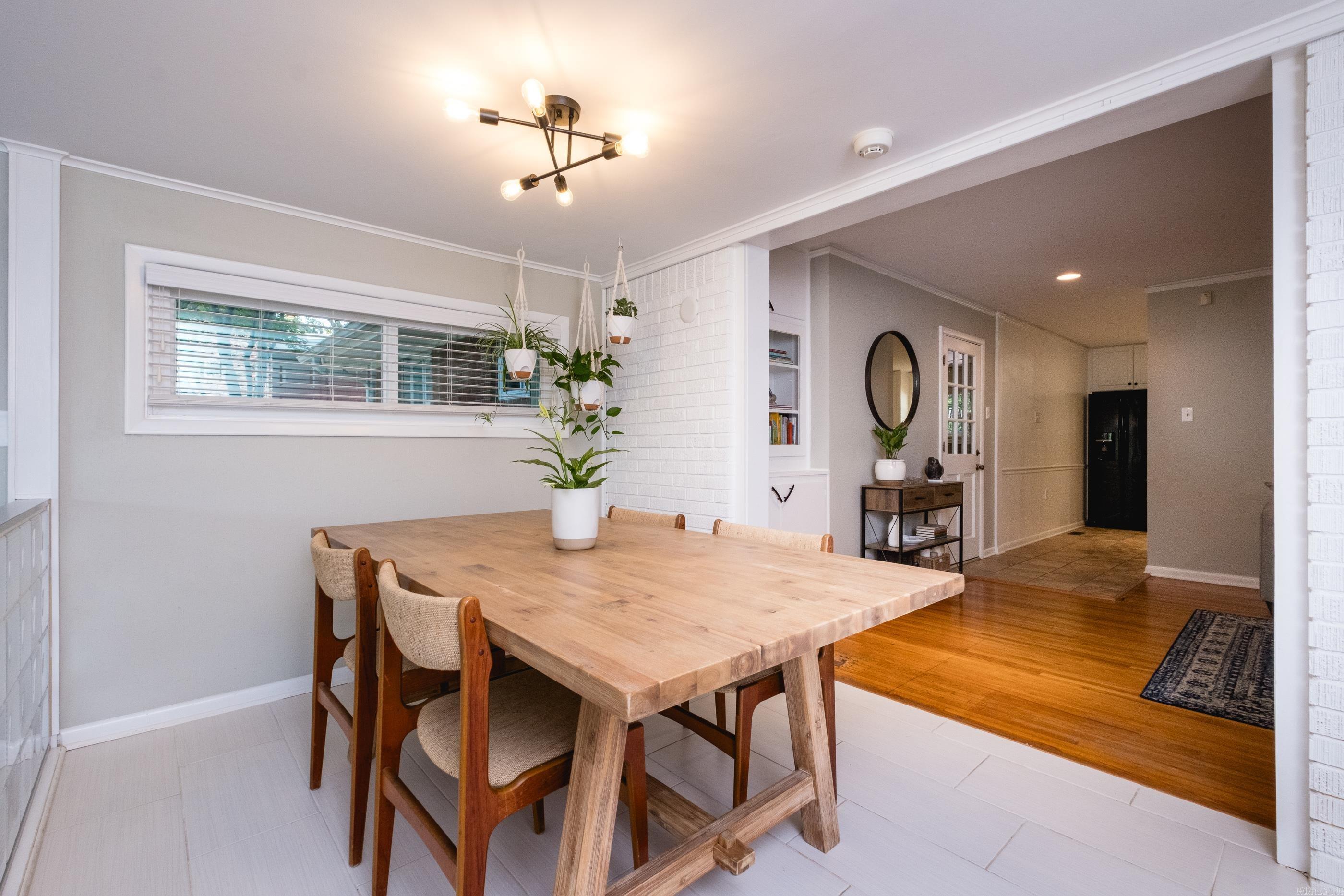 4509 Crestline Drive