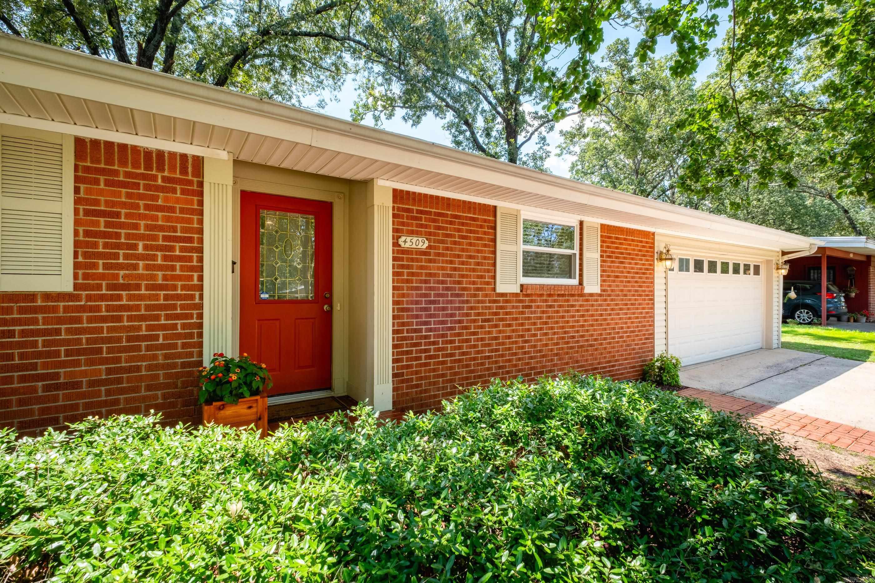 4509 Crestline Drive