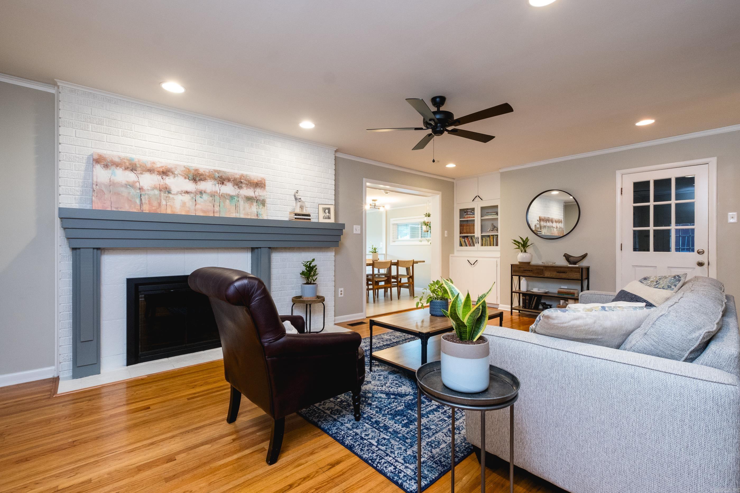 4509 Crestline Drive