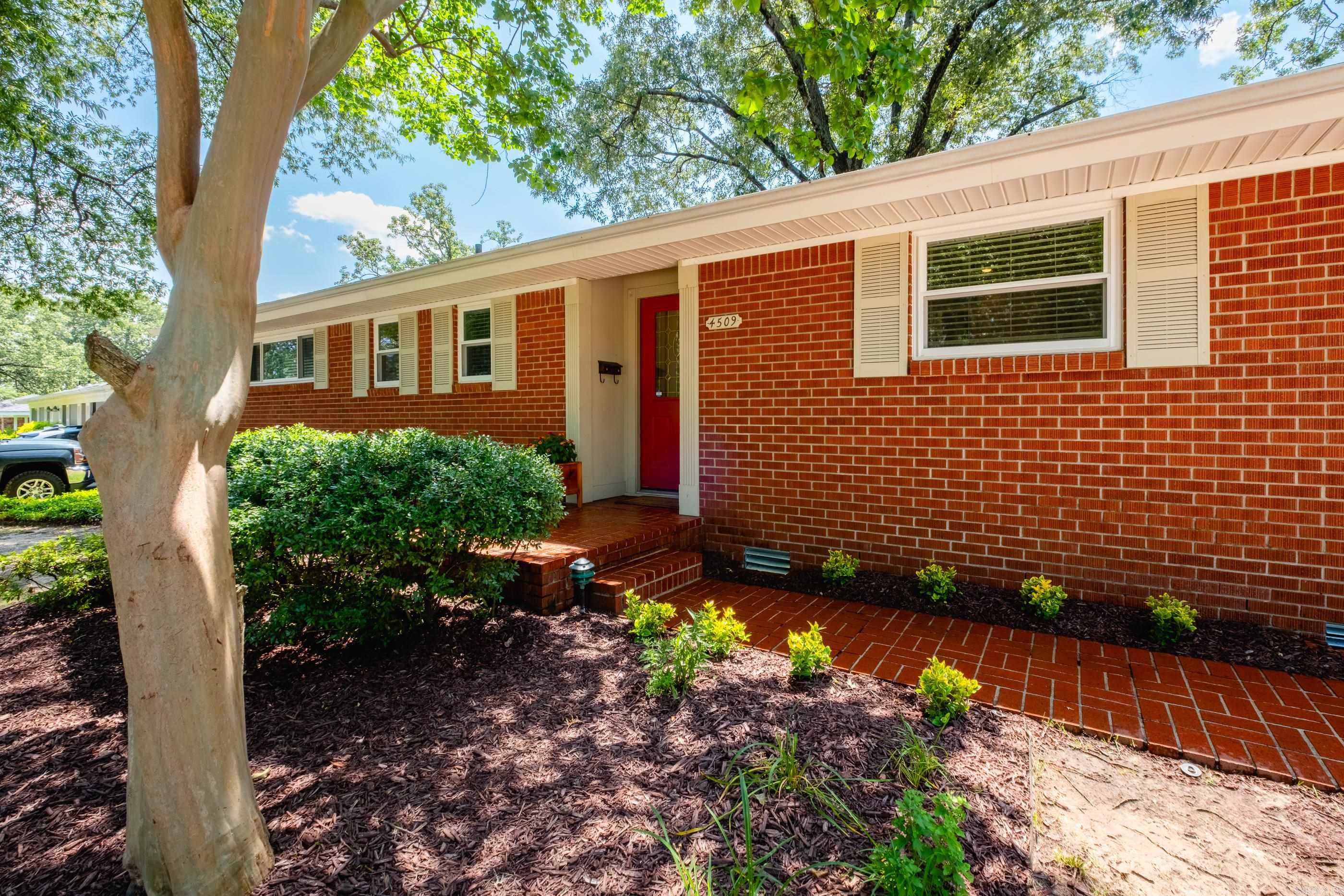 4509 Crestline Drive