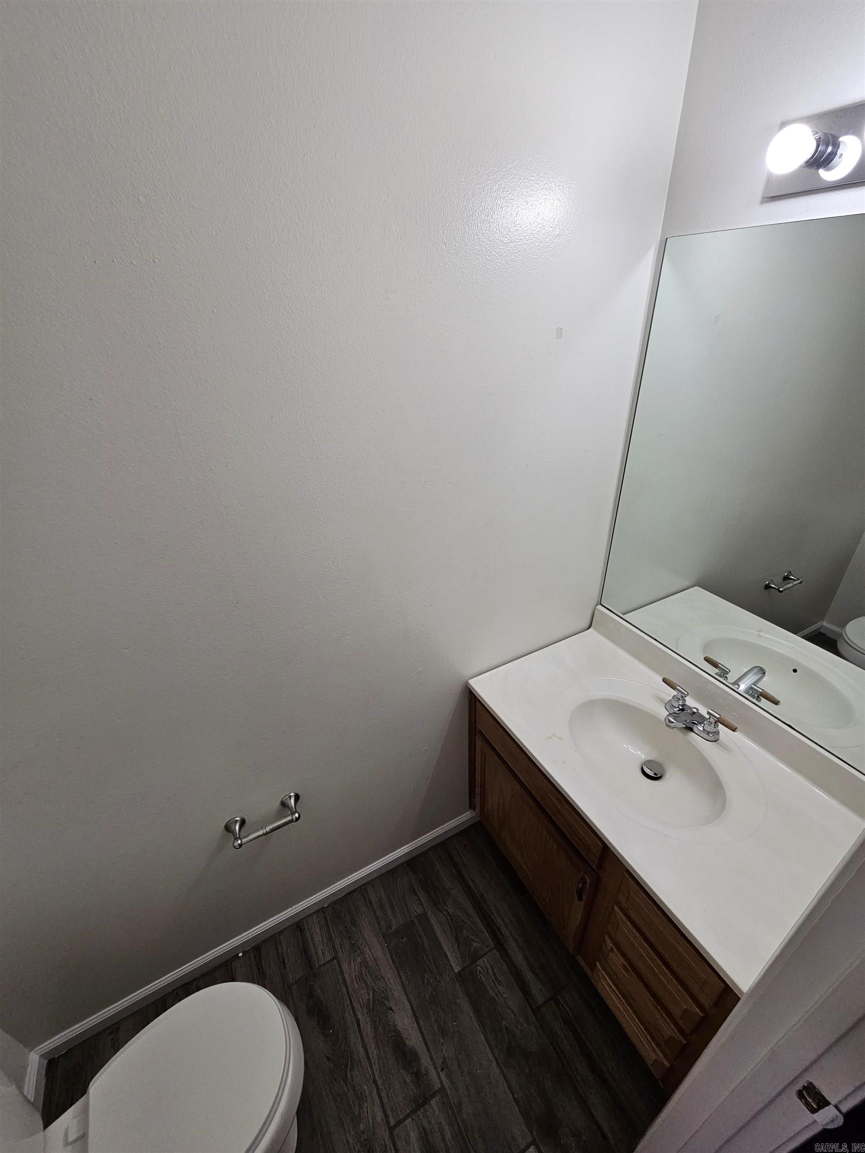 8700-8702 White Rock Lane