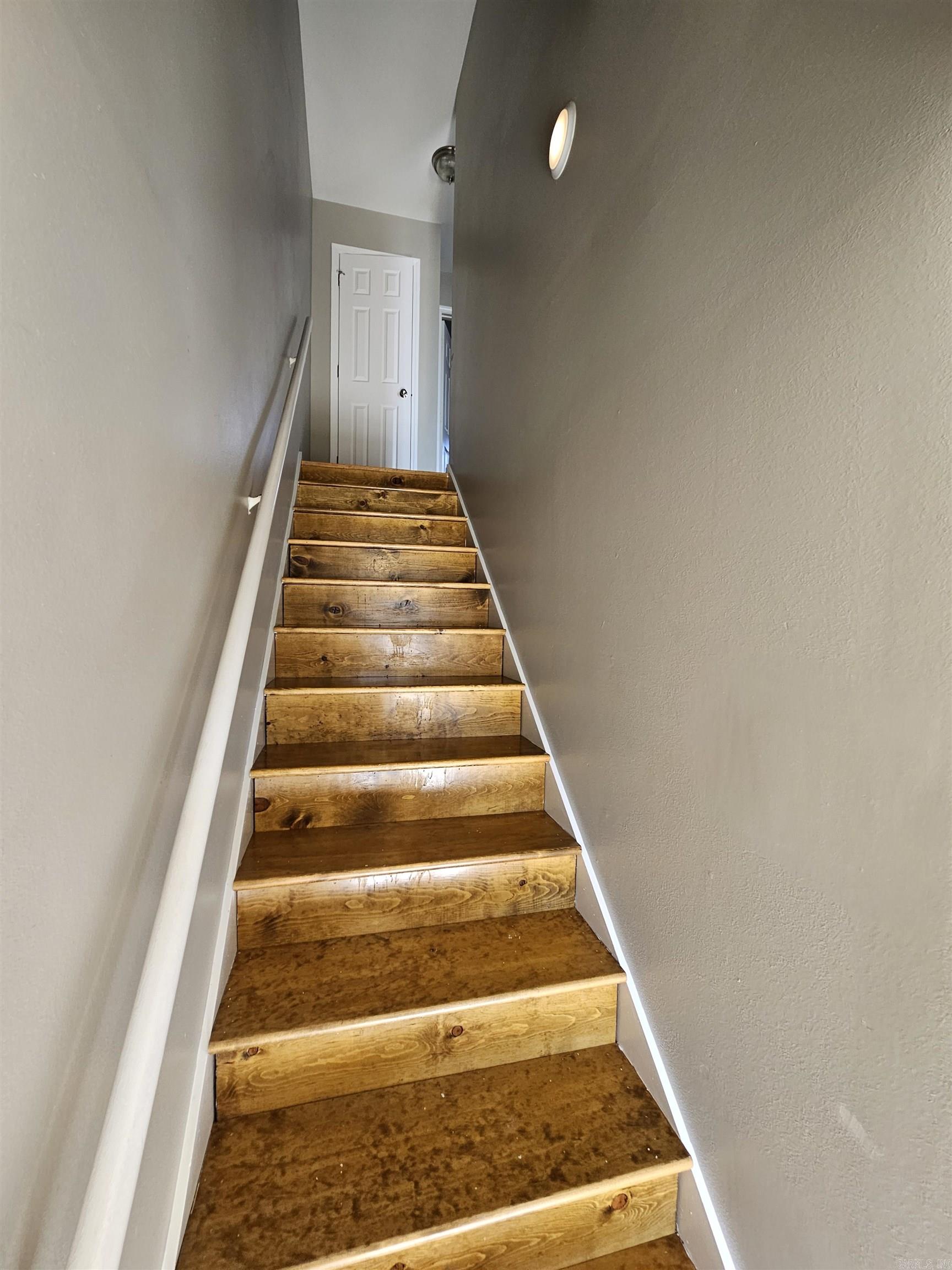 8700-8702 White Rock Lane