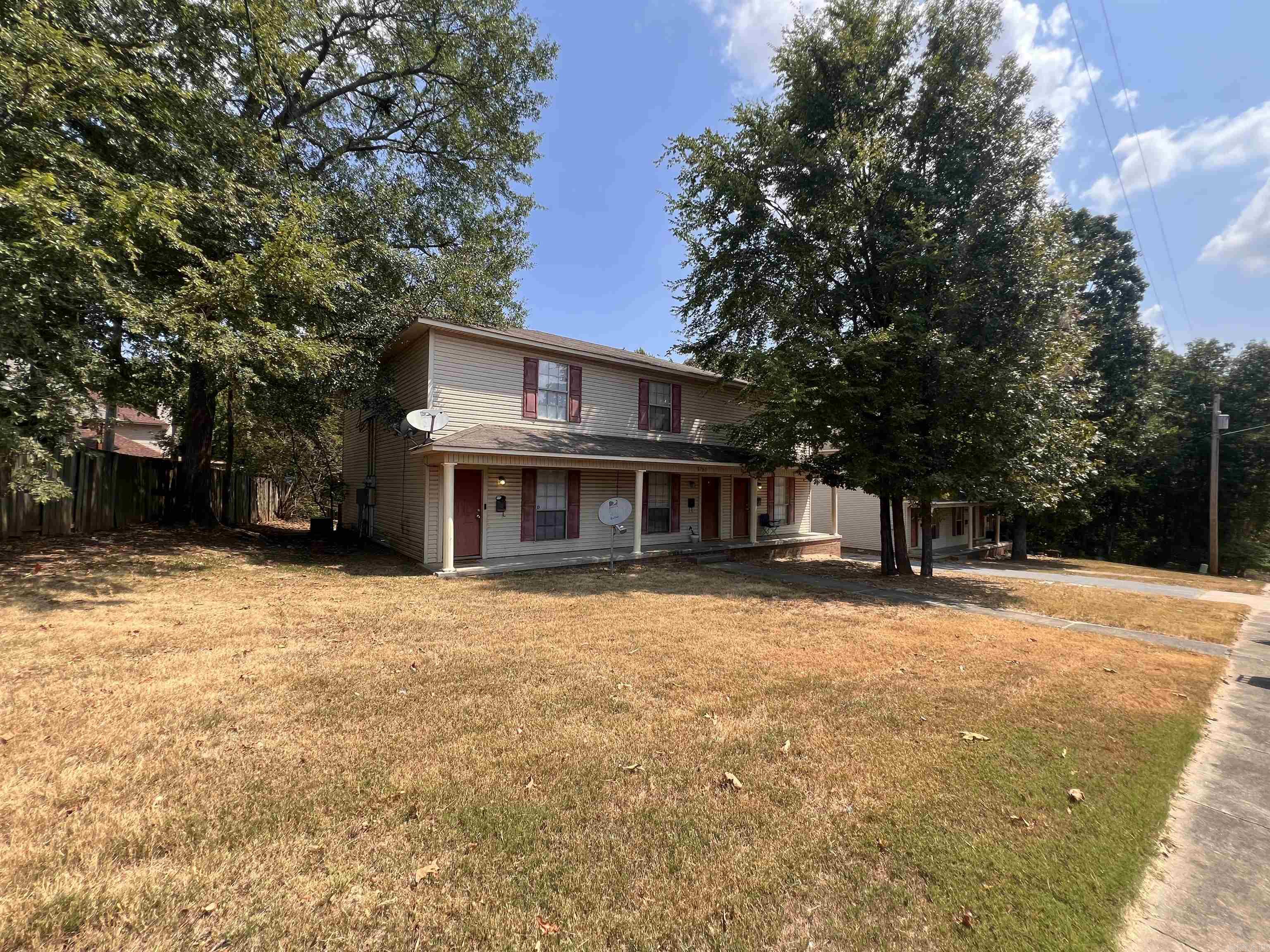 8700-8702 White Rock Lane