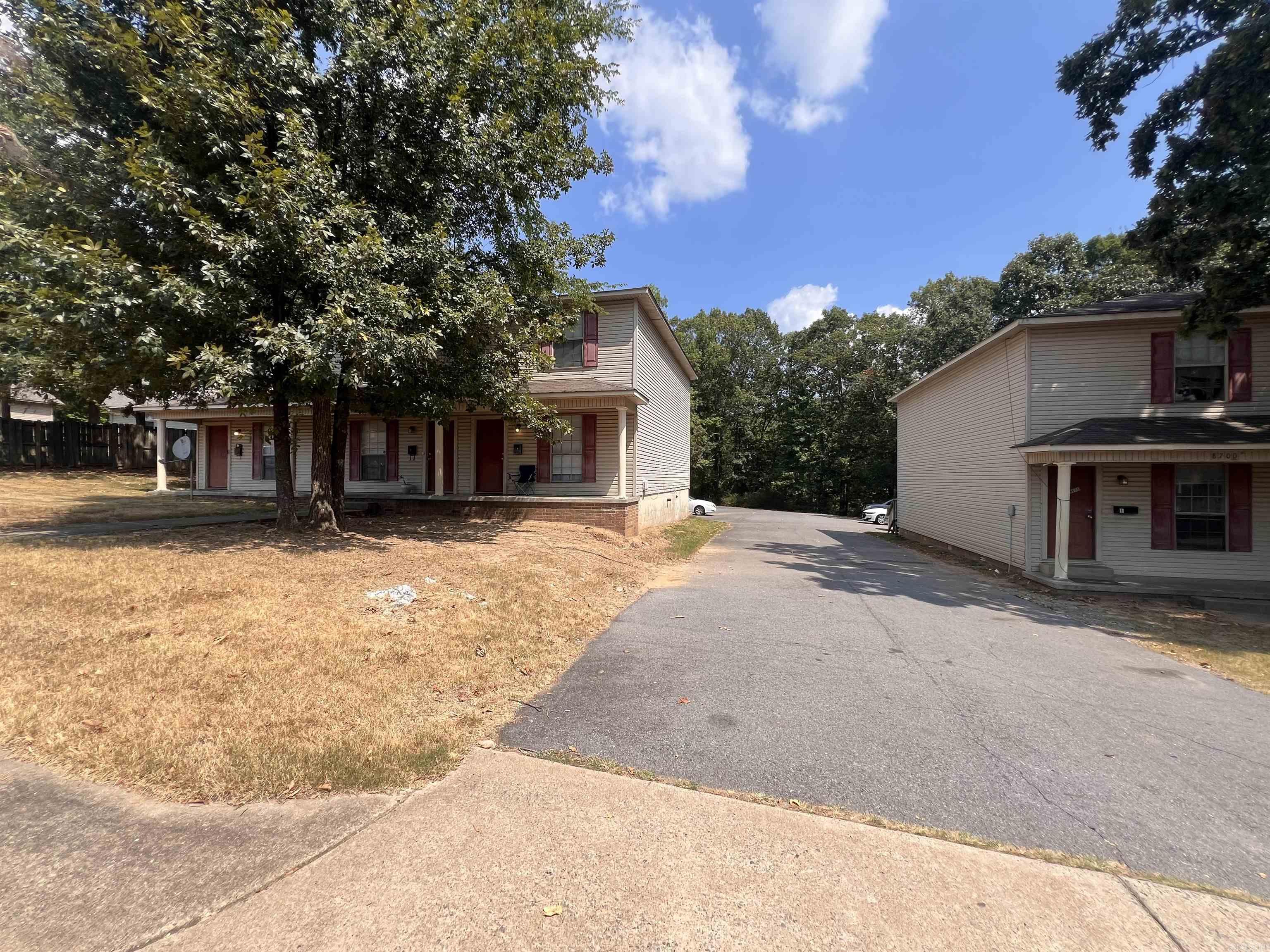 8700-8702 White Rock Lane