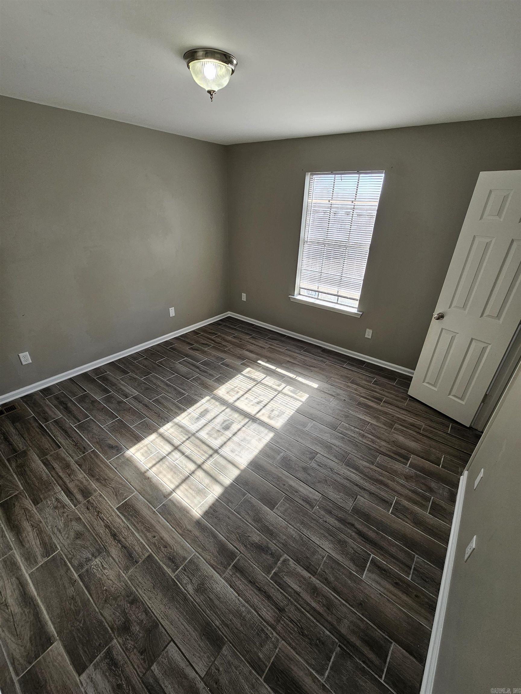 8700-8702 White Rock Lane