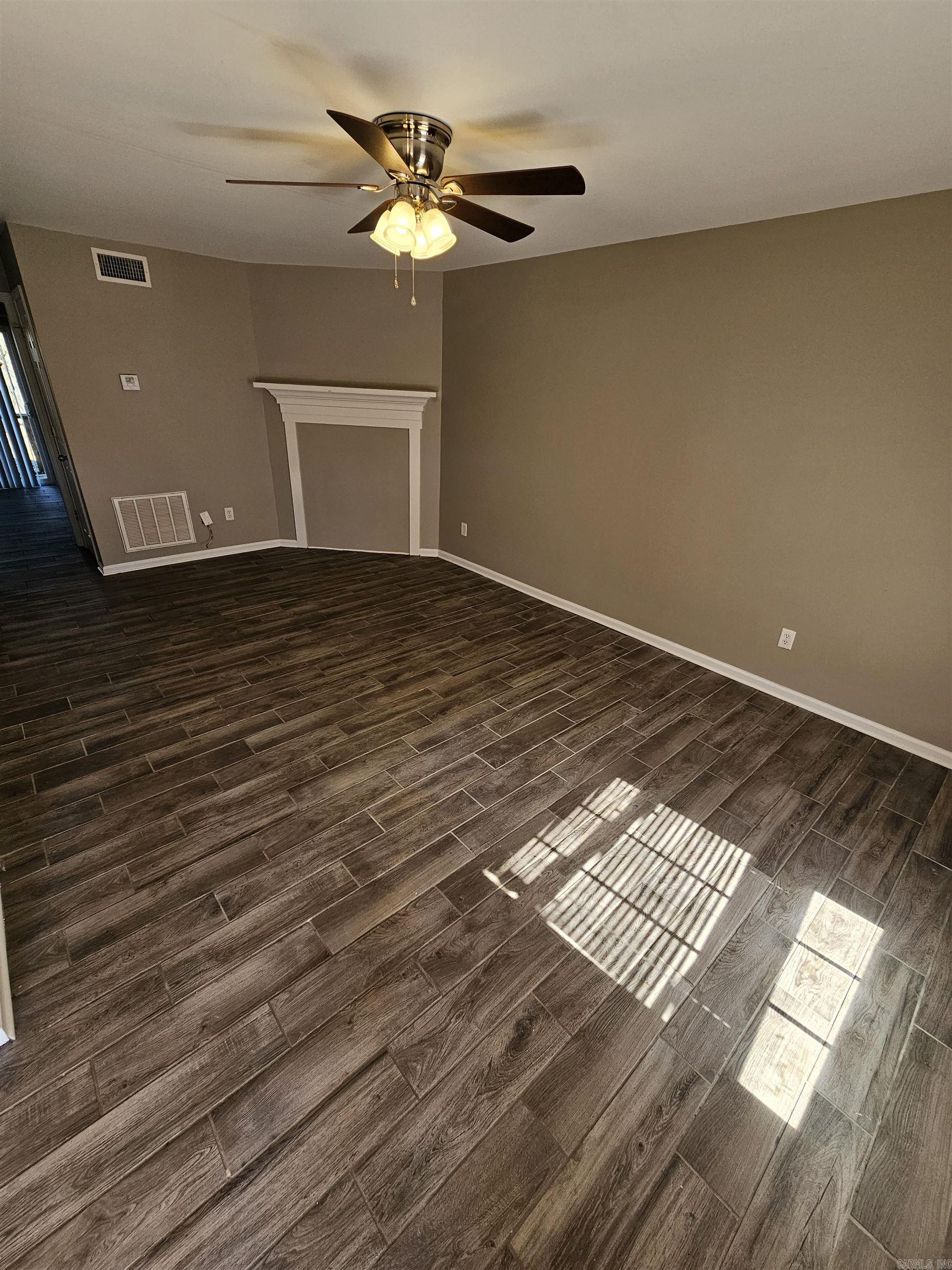 8700-8702 White Rock Lane
