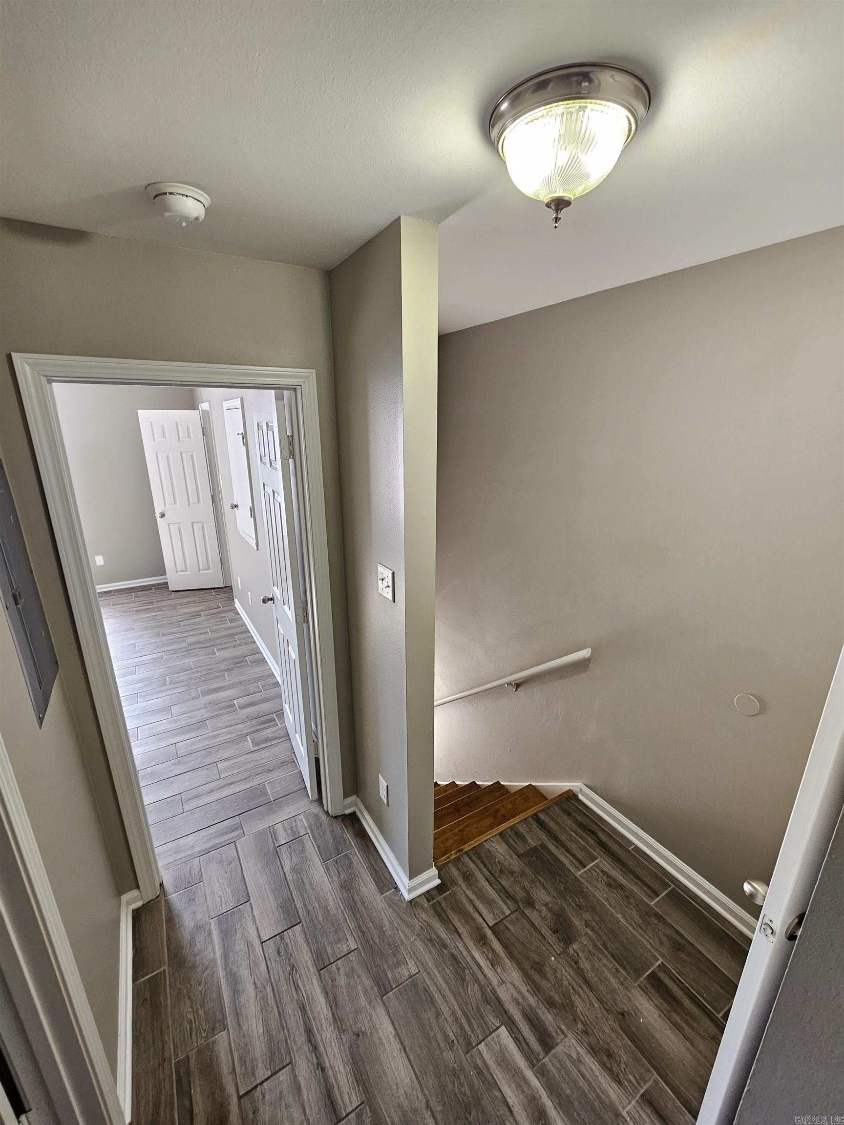 8700-8702 White Rock Lane