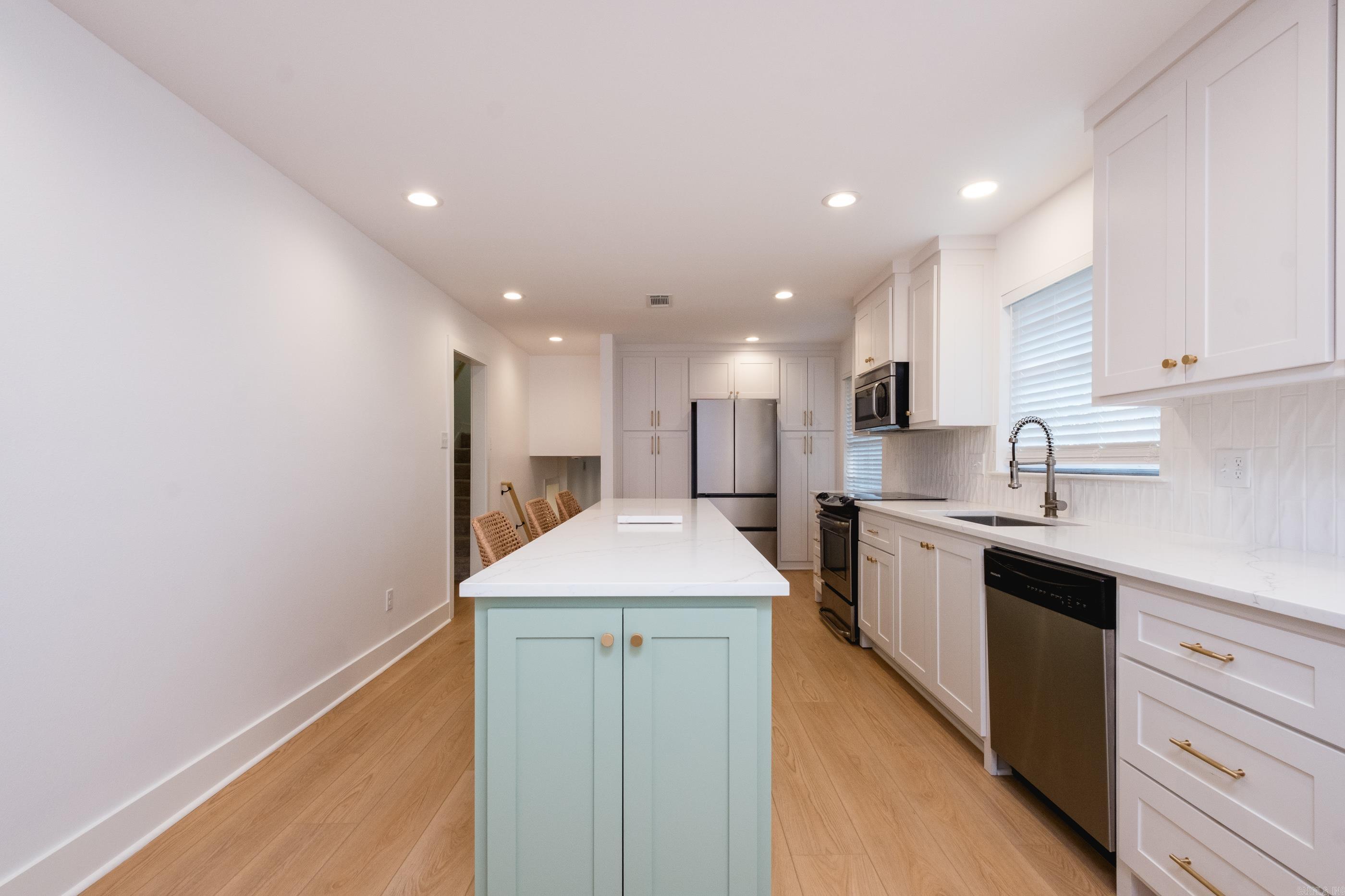 1003 Beacon Hill Cove