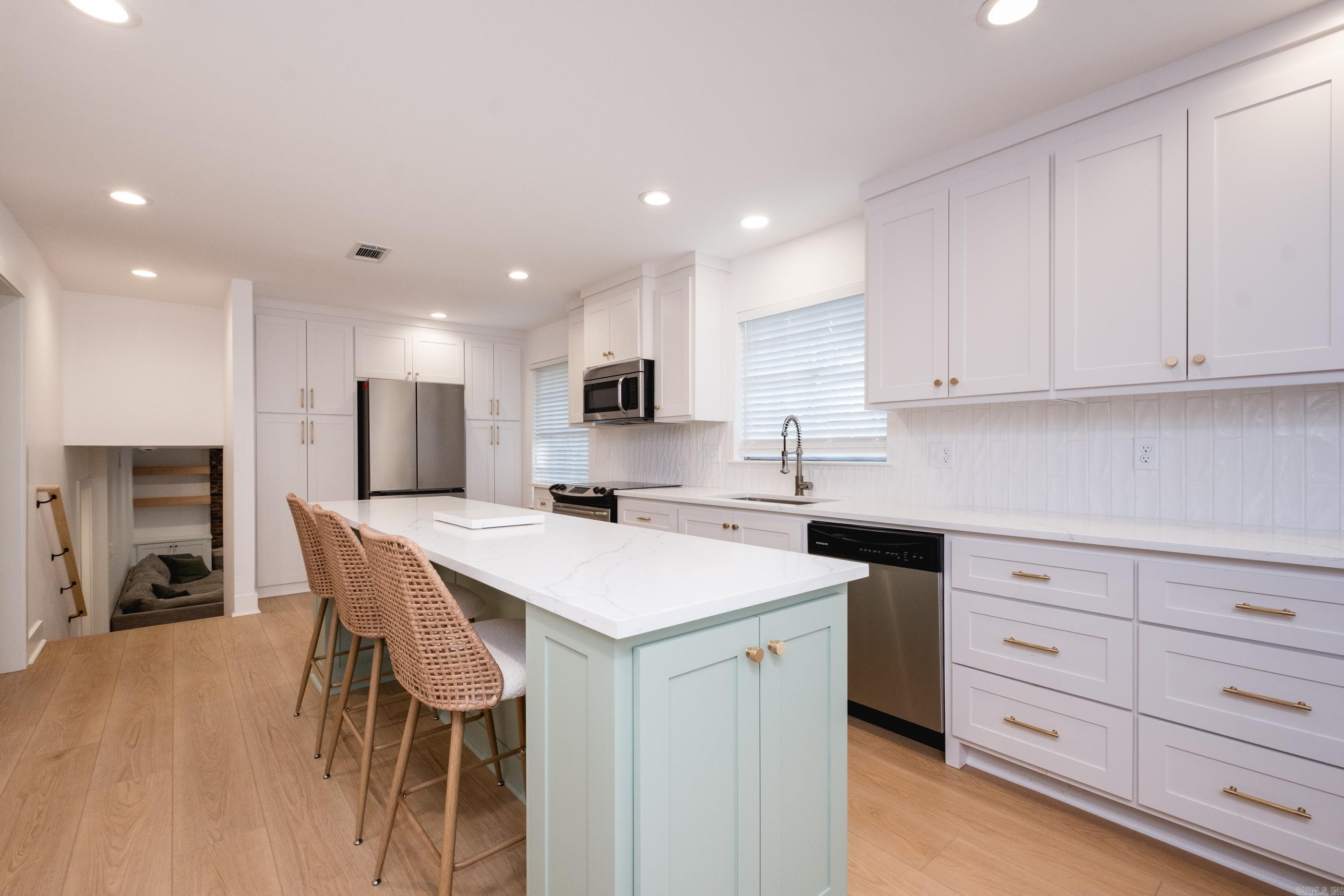 1003 Beacon Hill Cove