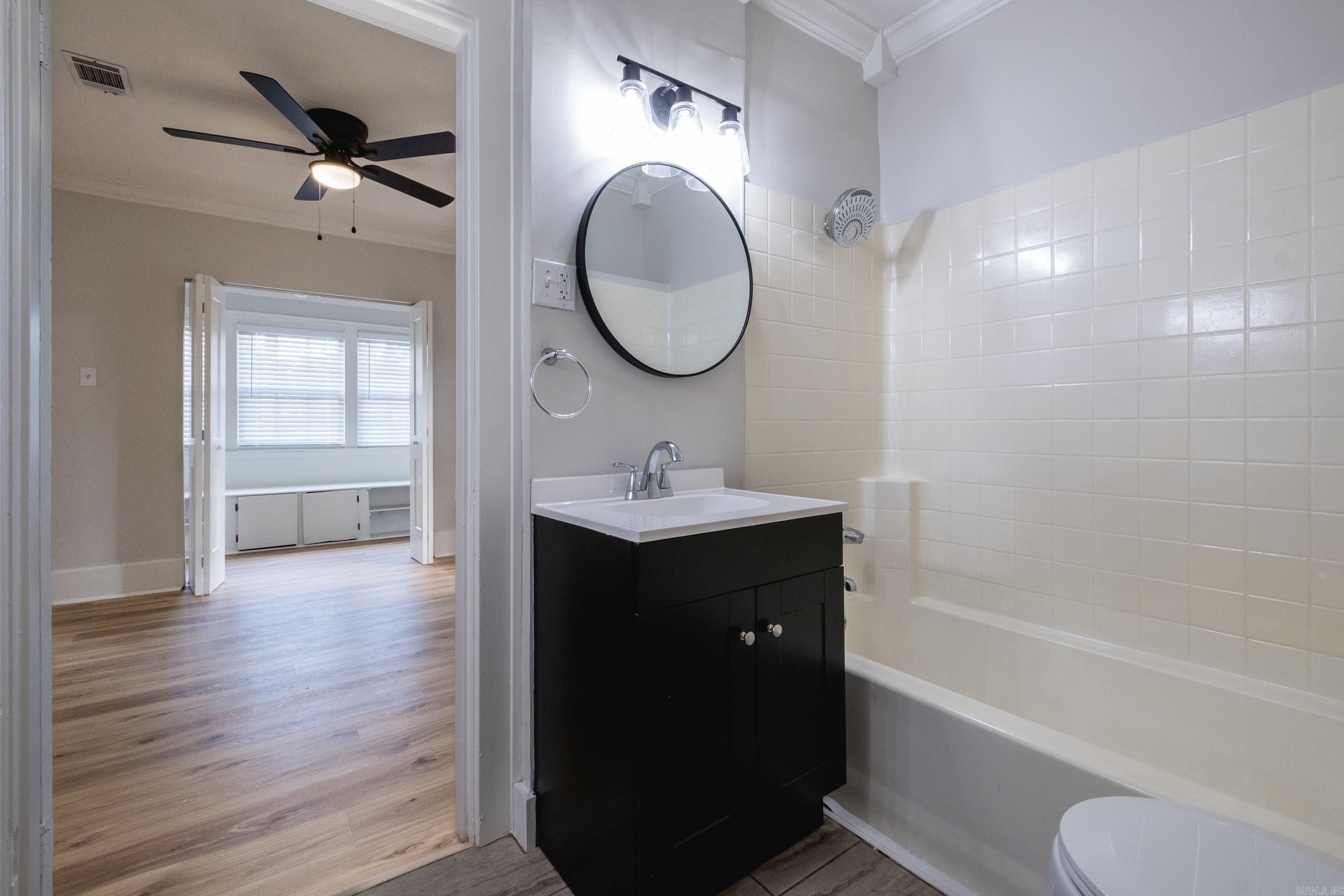 324 N Jackson Street